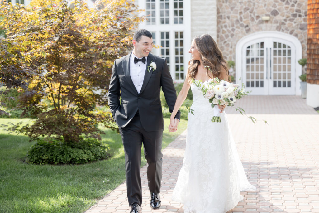 Bride and groom couple portraits outside of the Ryland Inn wedding venue, northern New Jersey