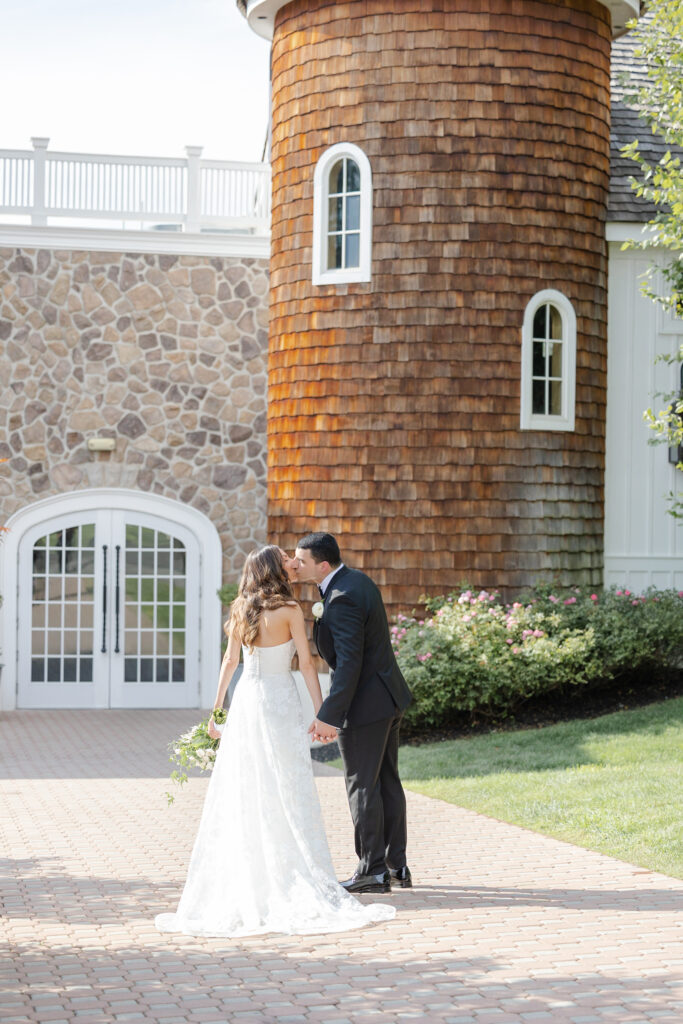 Bride and groom couple portraits outside of the Ryland Inn wedding venue, northern New Jersey