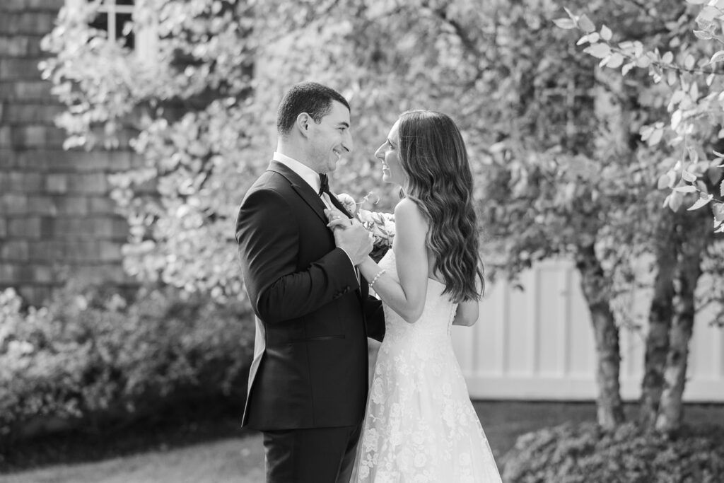 Bride and groom couple portraits outside of the Ryland Inn wedding venue, northern New Jersey