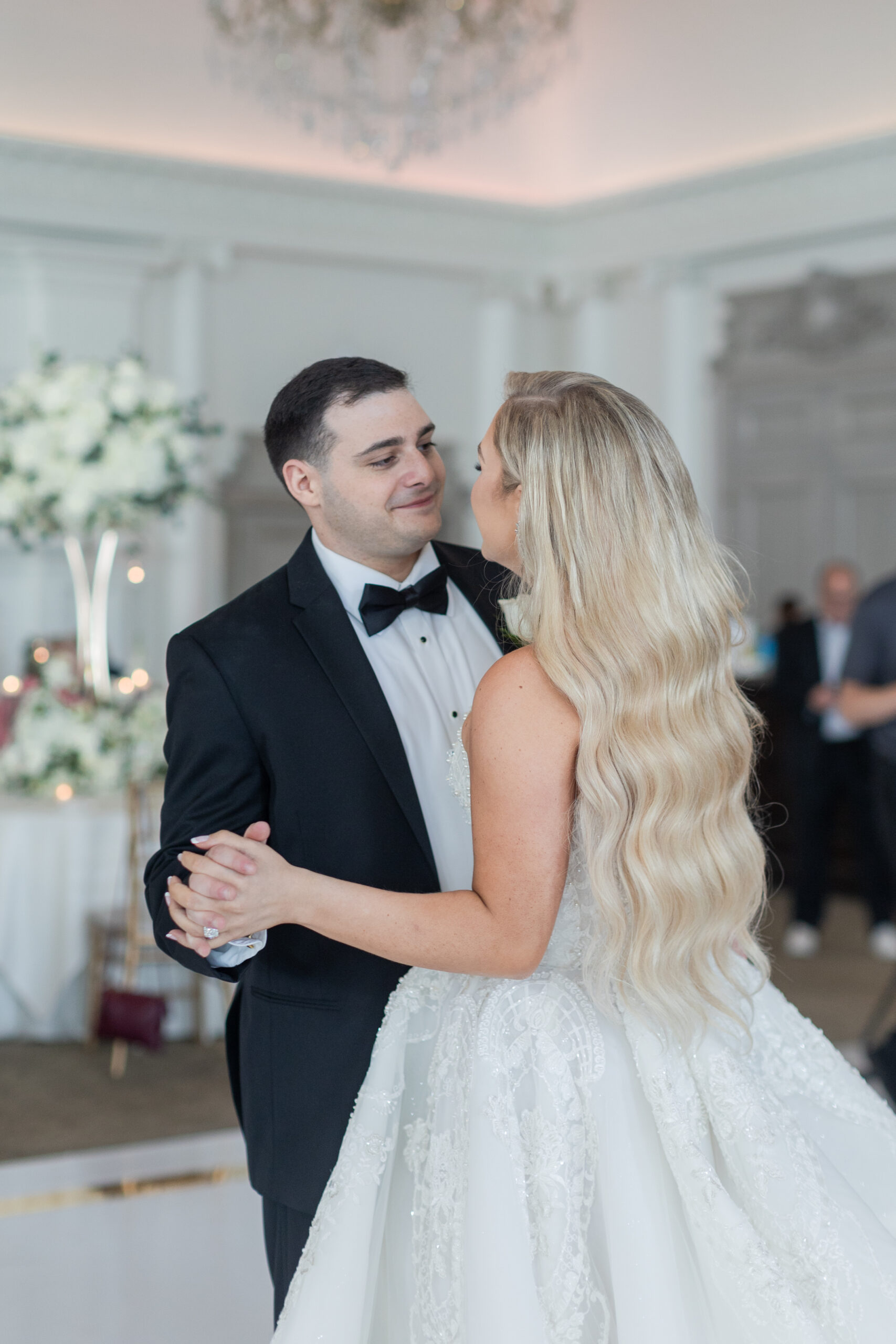 Wedding Reception_Dancing_Inside Park Chateau Wedding Venue