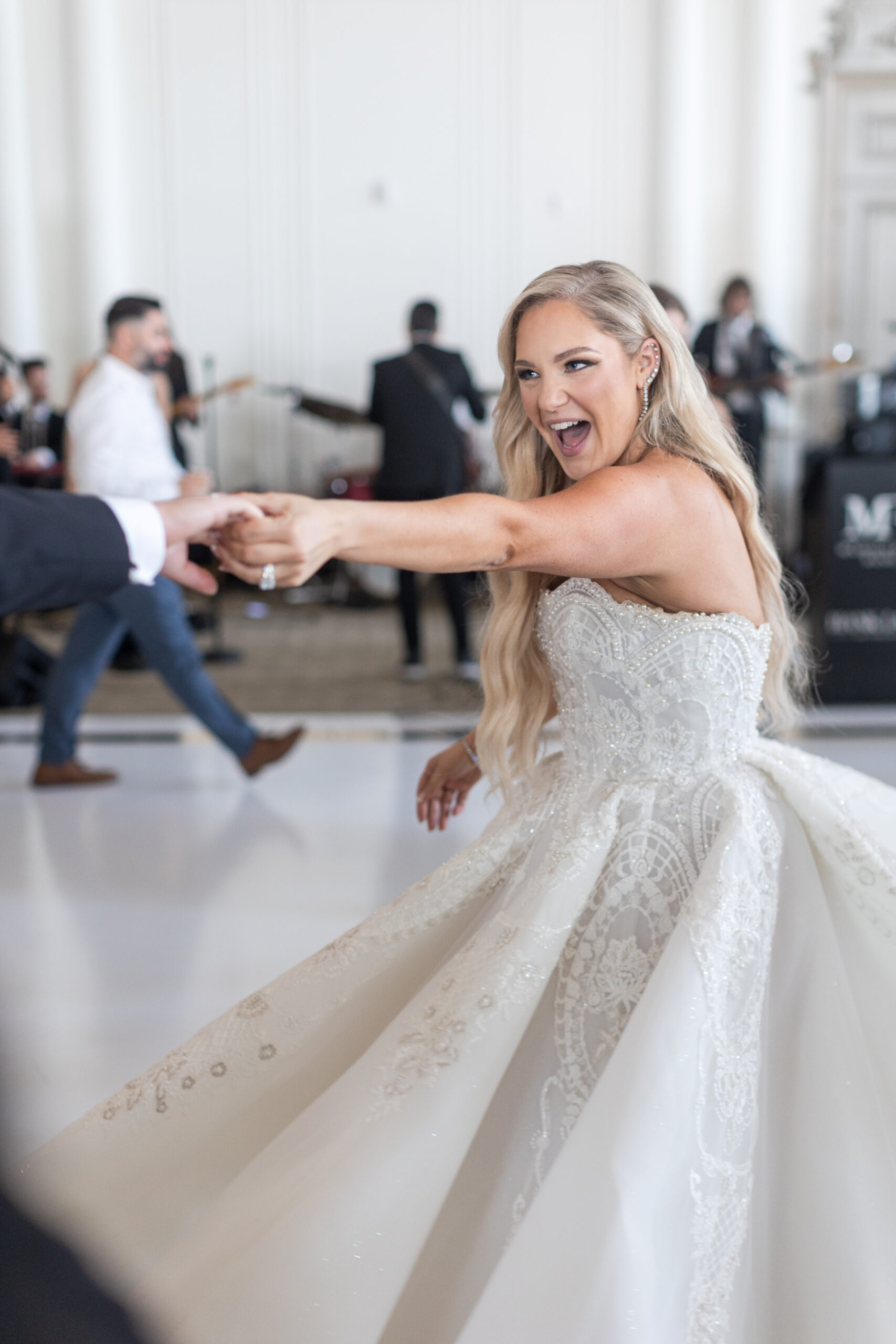 Wedding Reception_Dancing_Inside Park Chateau Wedding Venue