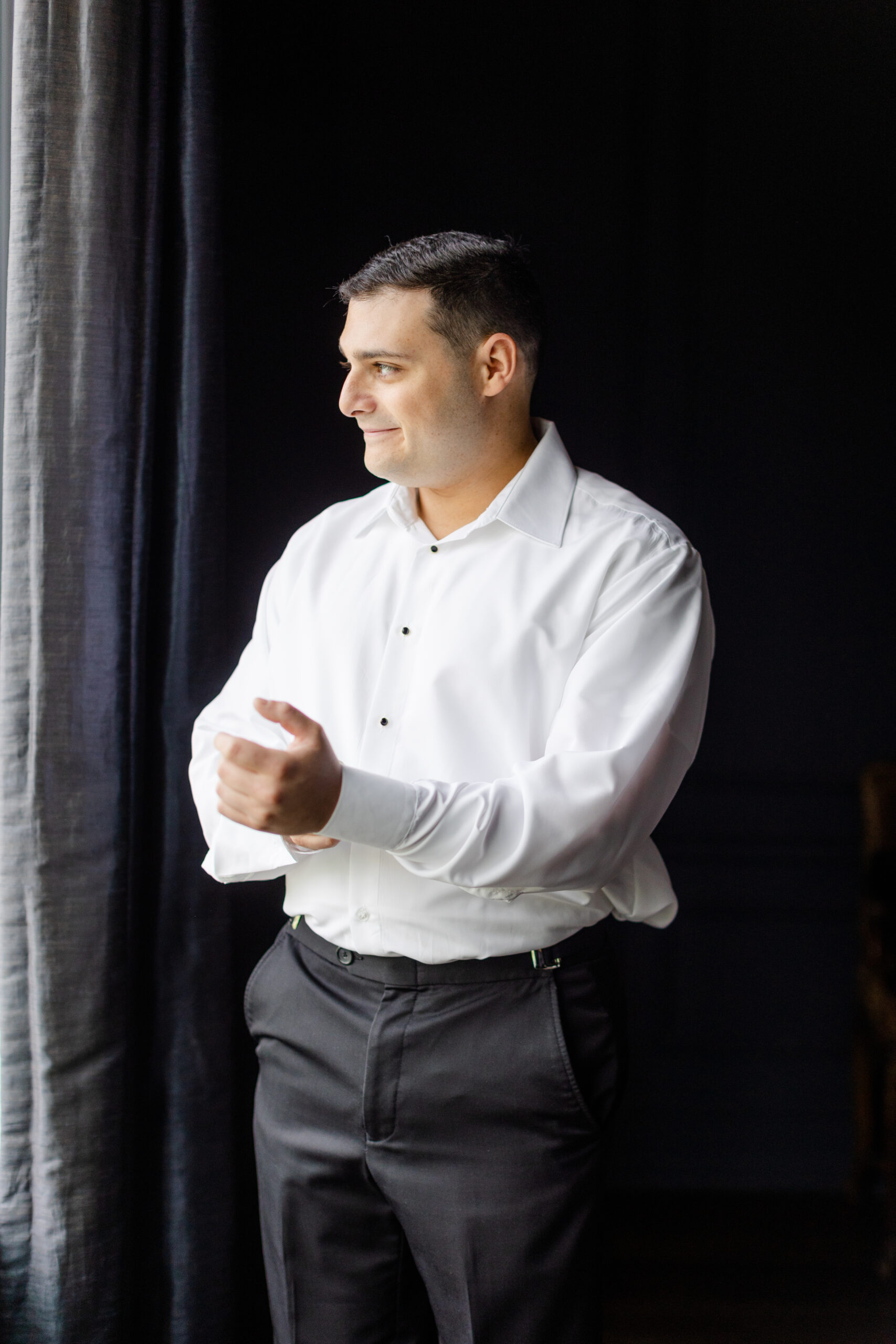 Groom Getting Ready_Cufflinks_Park Chateau Wedding Venue