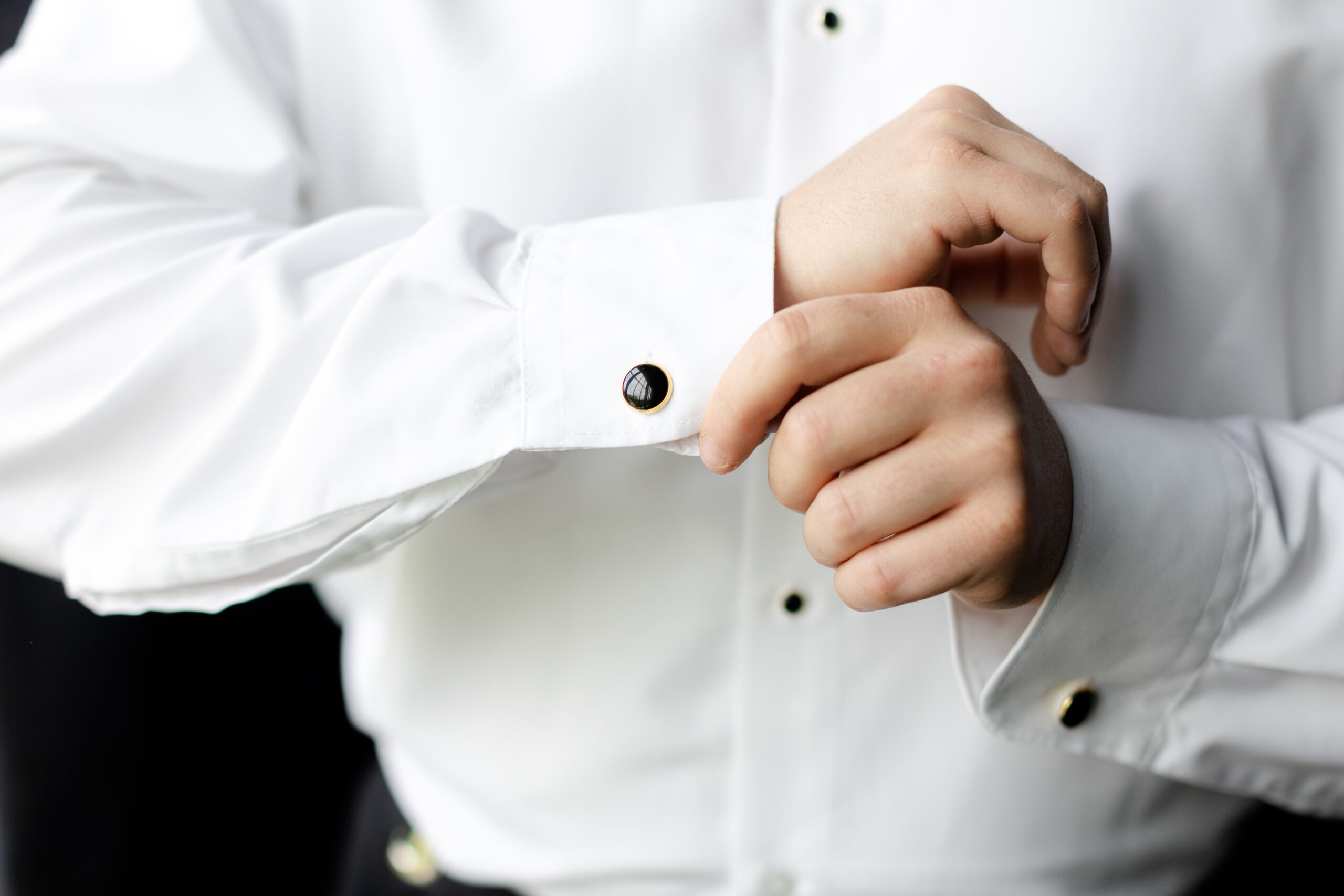 Groom Getting Ready_Cufflinks_Park Chateau Wedding Venue