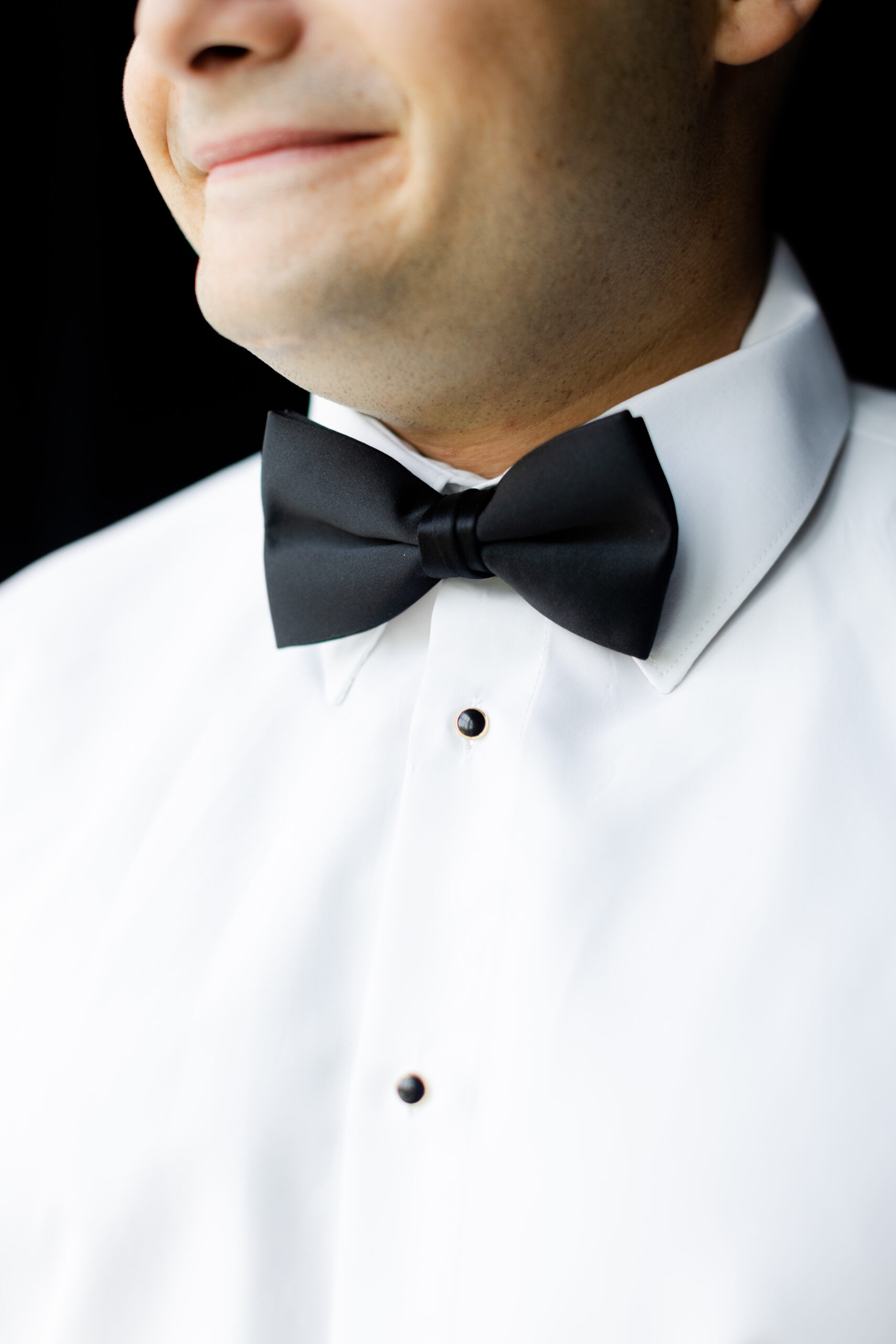 Groom Getting Ready_Bow Tie_Park Chateau Wedding Venue