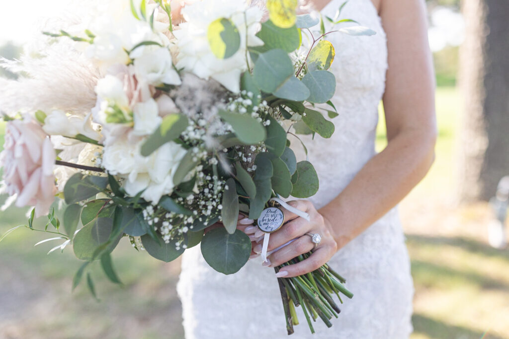 Bride's wedding bouquet