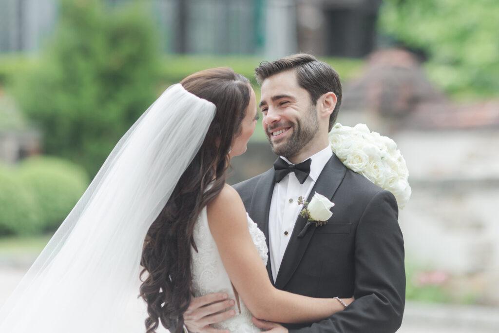 Bride and groom outdoor wedding portraits in northern New Jersey wedding venue