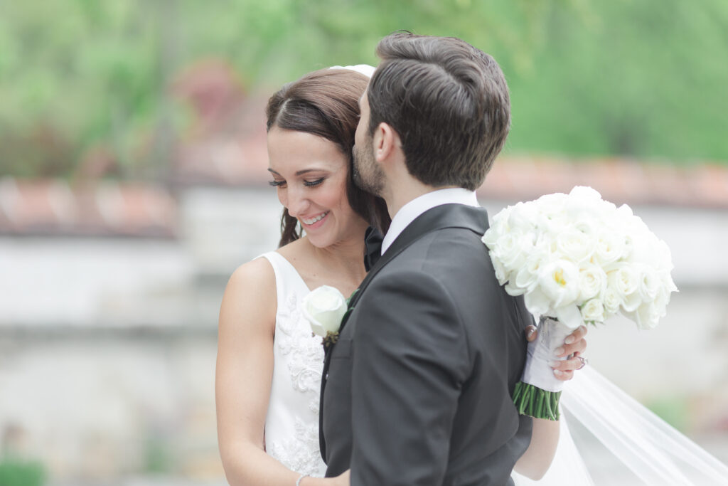 Bride and groom outdoor wedding portraits in northern New Jersey wedding venue