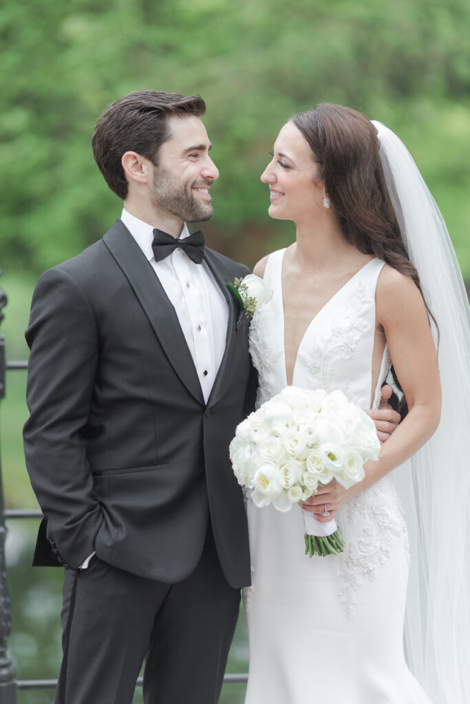 Bride and groom outdoor wedding portraits in northern New Jersey wedding venue