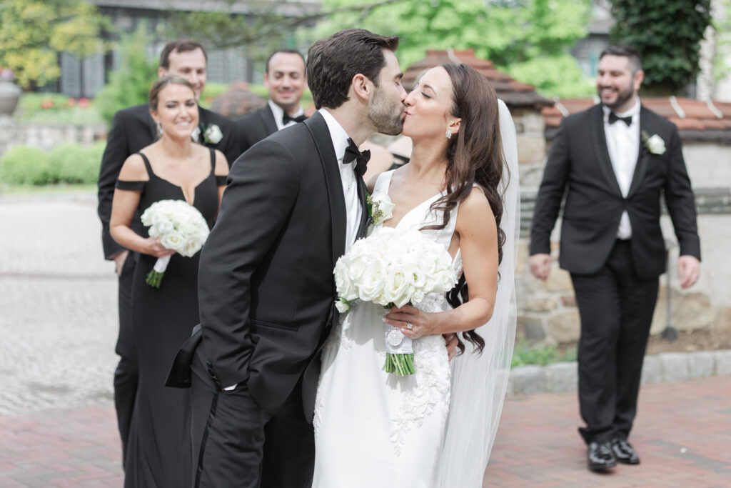 Wedding party in front of northern New Jersey wedding venue