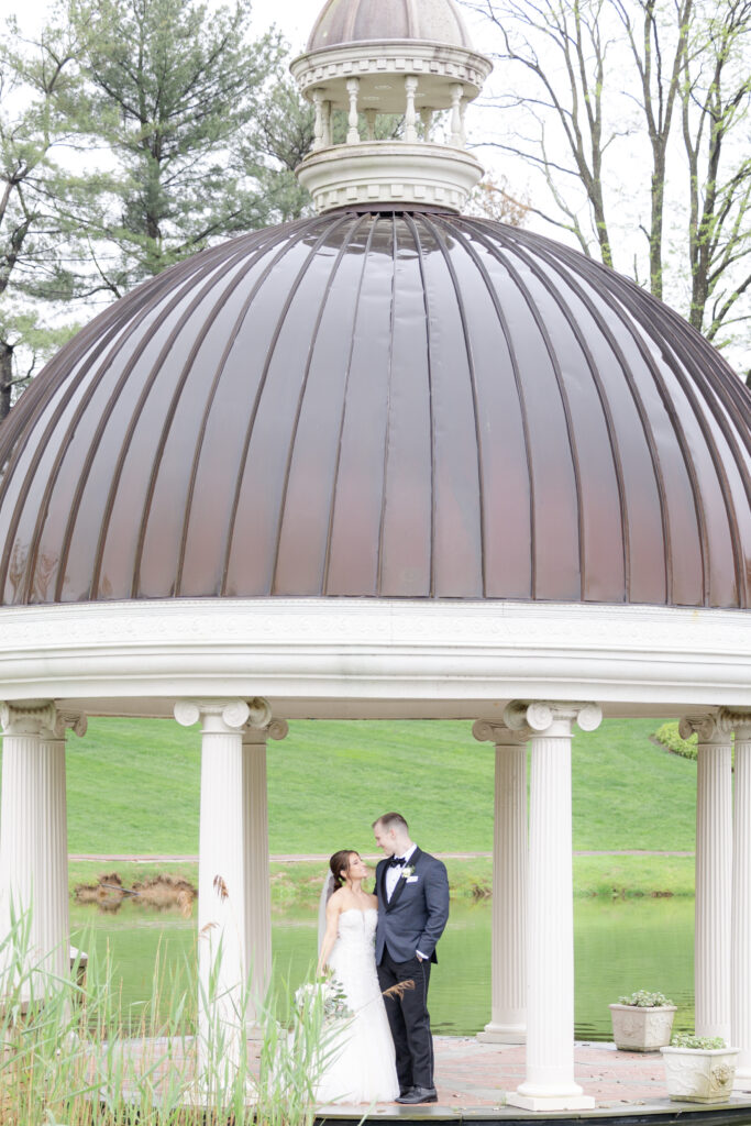 Bride and groom outdoor Ashford Estate photos