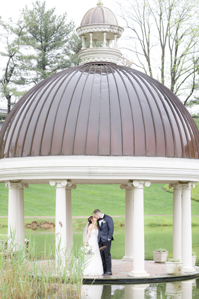 Bride and groom outdoor Ashford Estate photos