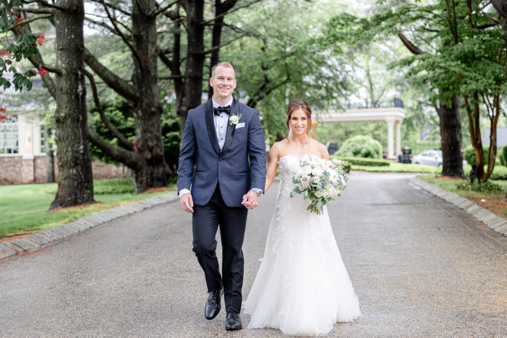 Bride and groom outdoor Ashford Estate photos