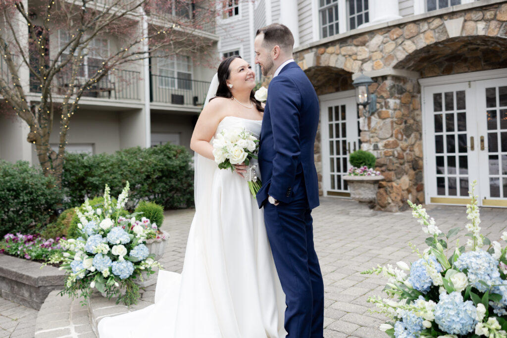 Bride and groom outdoor photos at Basking Ridge NJ Wedding Venue