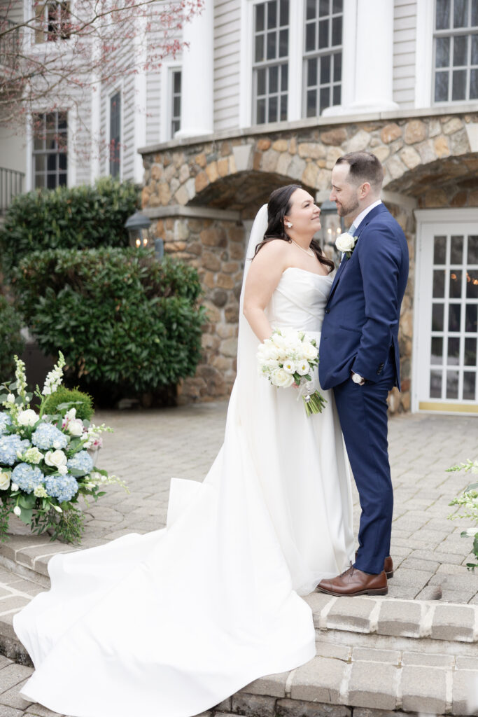 Bride and groom outdoor photos at Basking Ridge NJ Wedding Venue