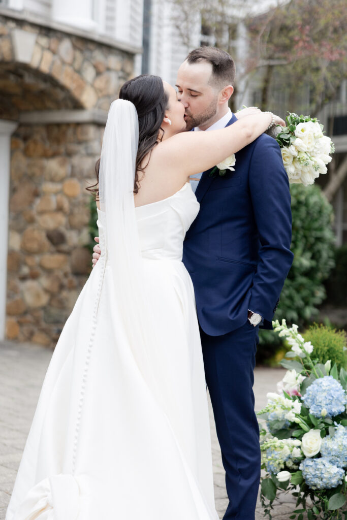 Bride and groom outdoor photos at Basking Ridge NJ Wedding Venue