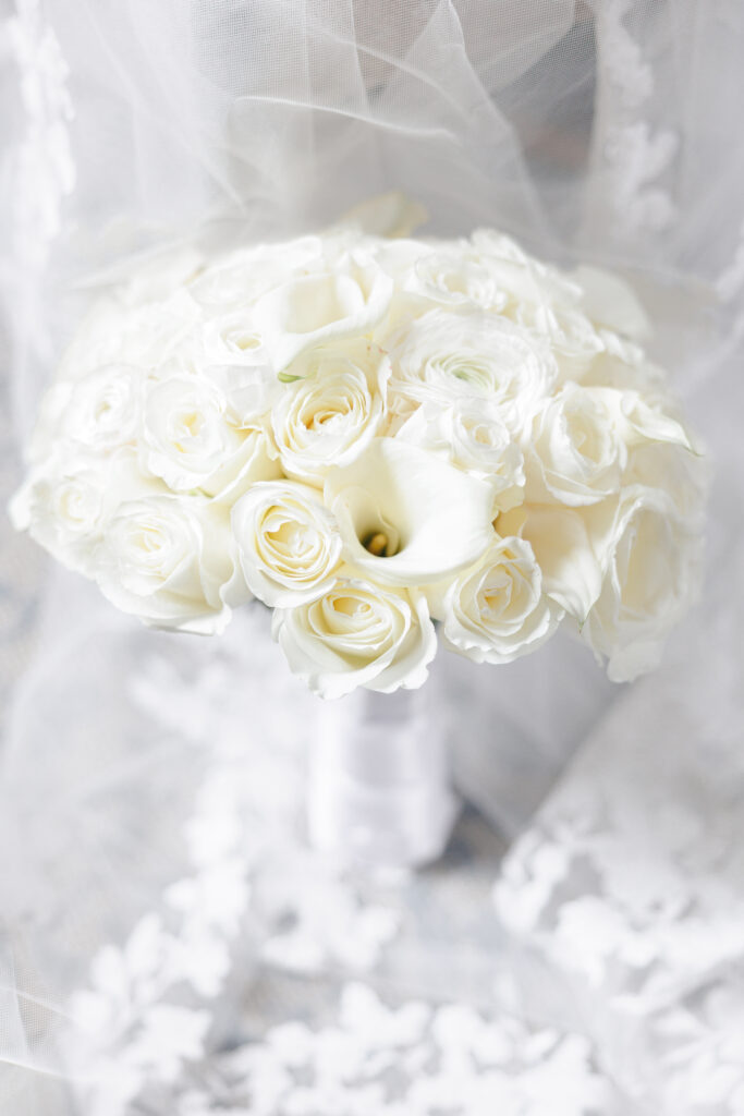 White bridal floral bouquet