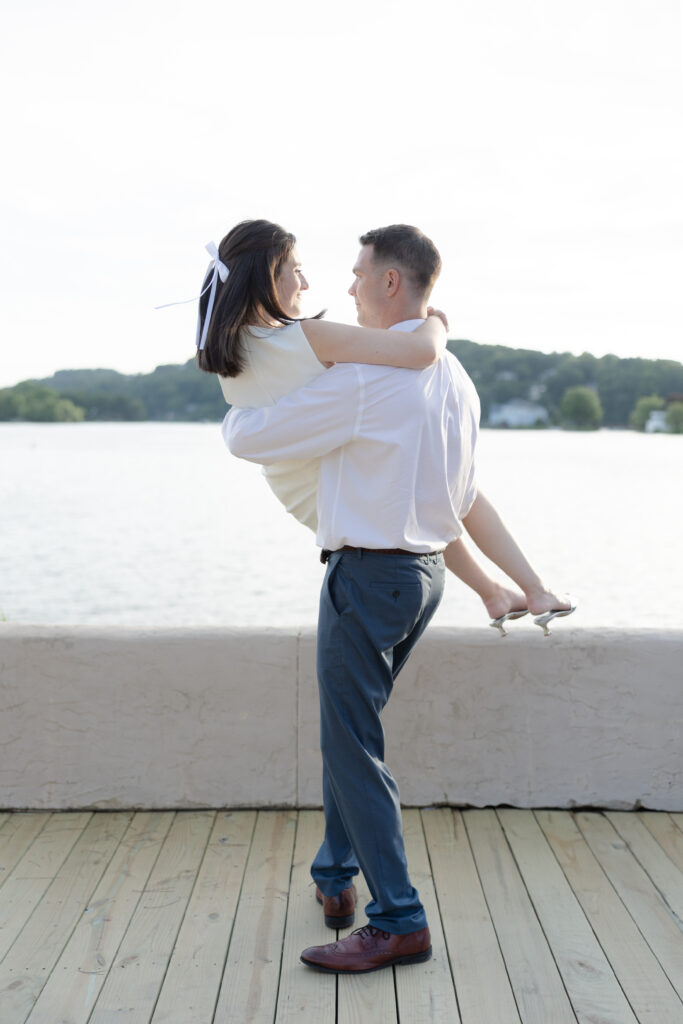 Romantic couple photos in New Jersey Lake Mohawk