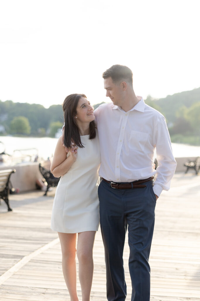 Romantic couple photos in New Jersey Lake Mohawk