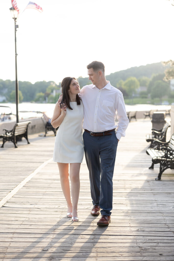 Romantic couple photos in New Jersey Lake Mohawk