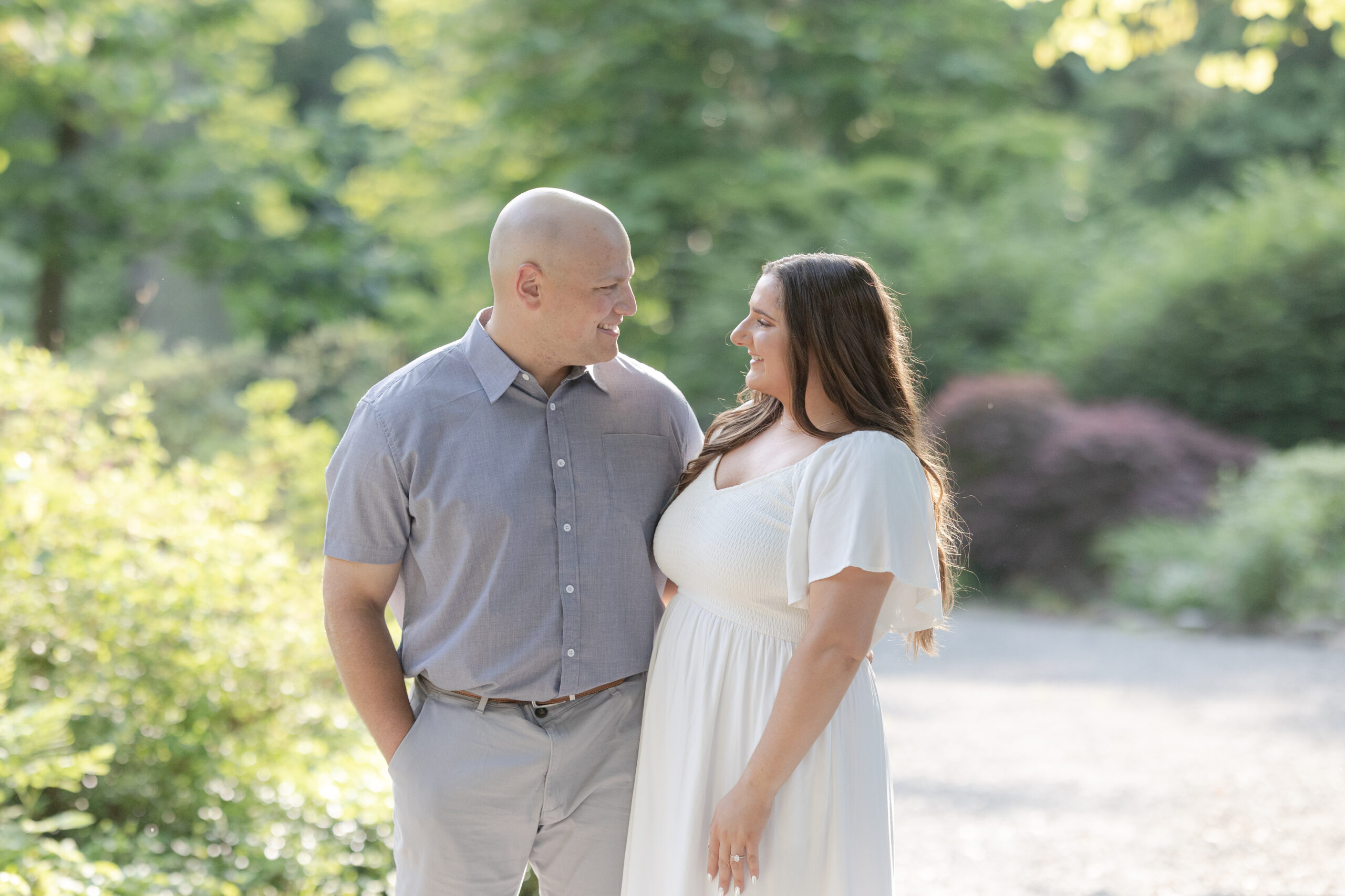 Romantic couple photo at Sayen House and Gardens