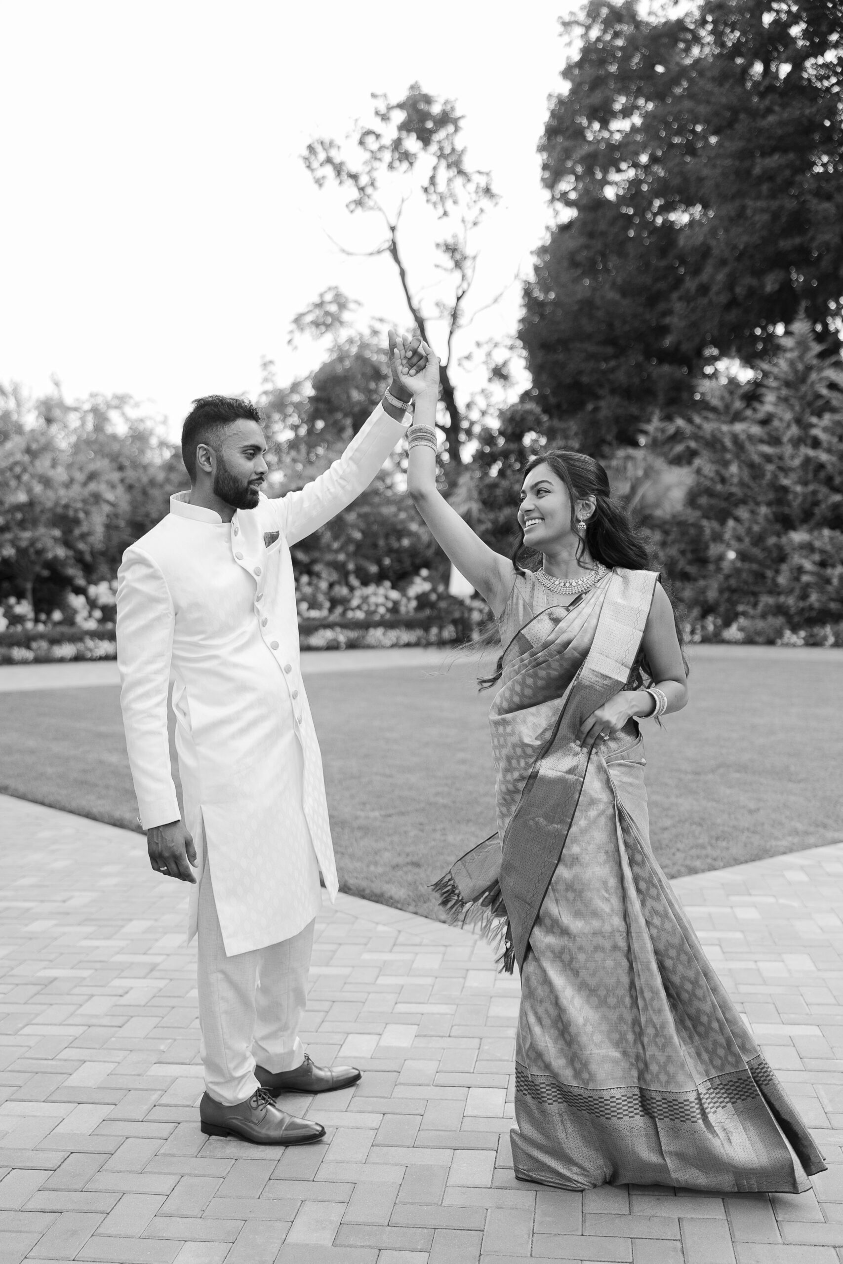 Bride and groom at Crest Hollow Country Club