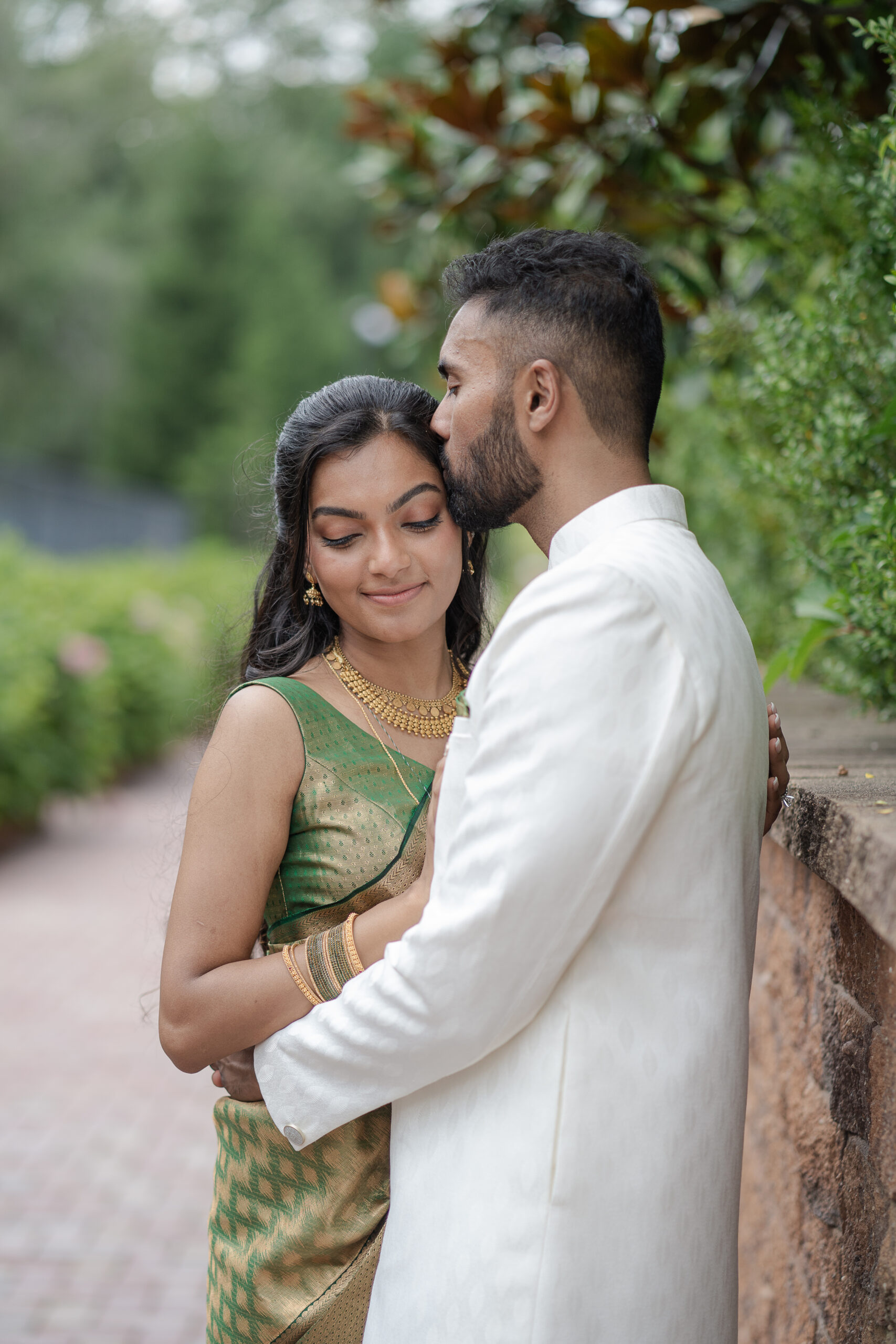 Bride and groom at Crest Hollow Country Club