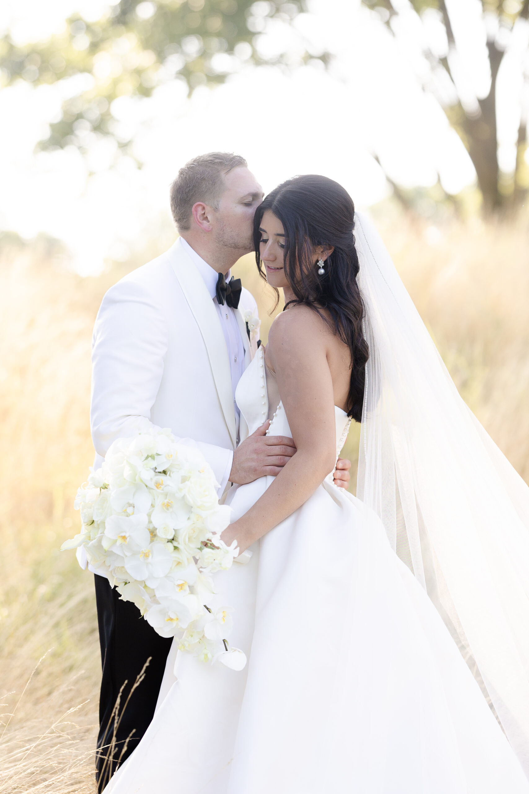 Outdoor wedding photos at New York wedding venue
