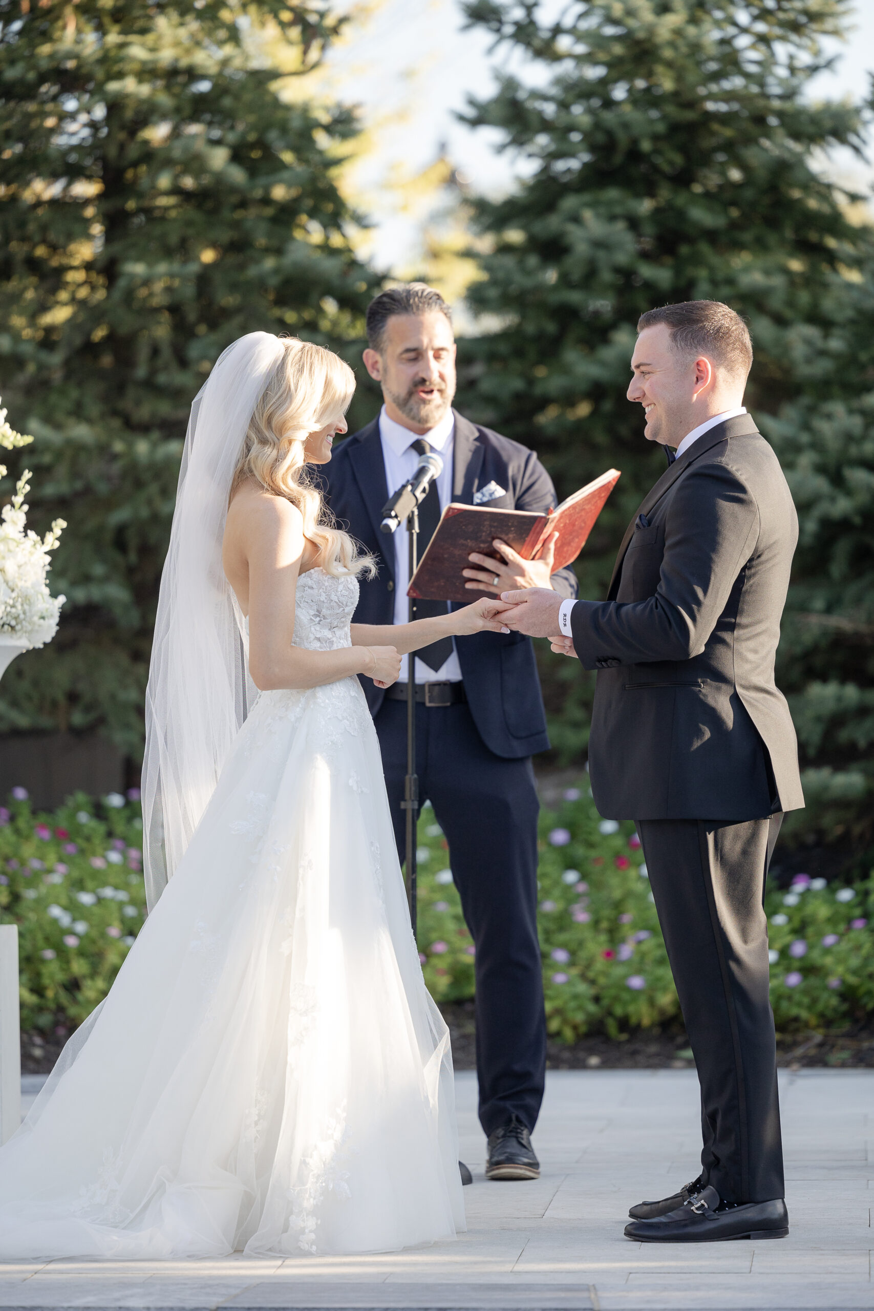 Outdoor wedding ceremony at NJ wedding venue