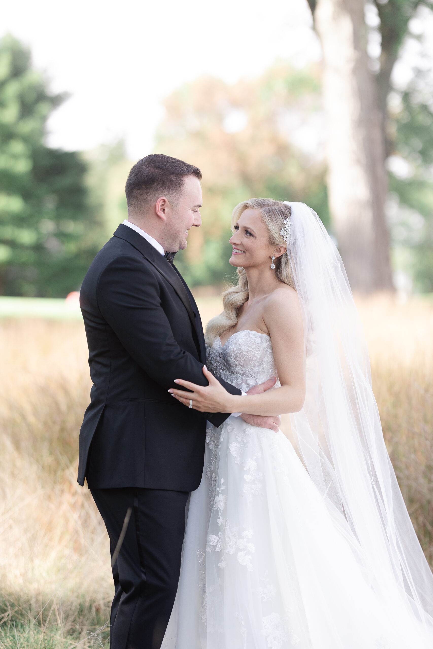 Bride and groom outdoor portraits at Edgewood Country Club