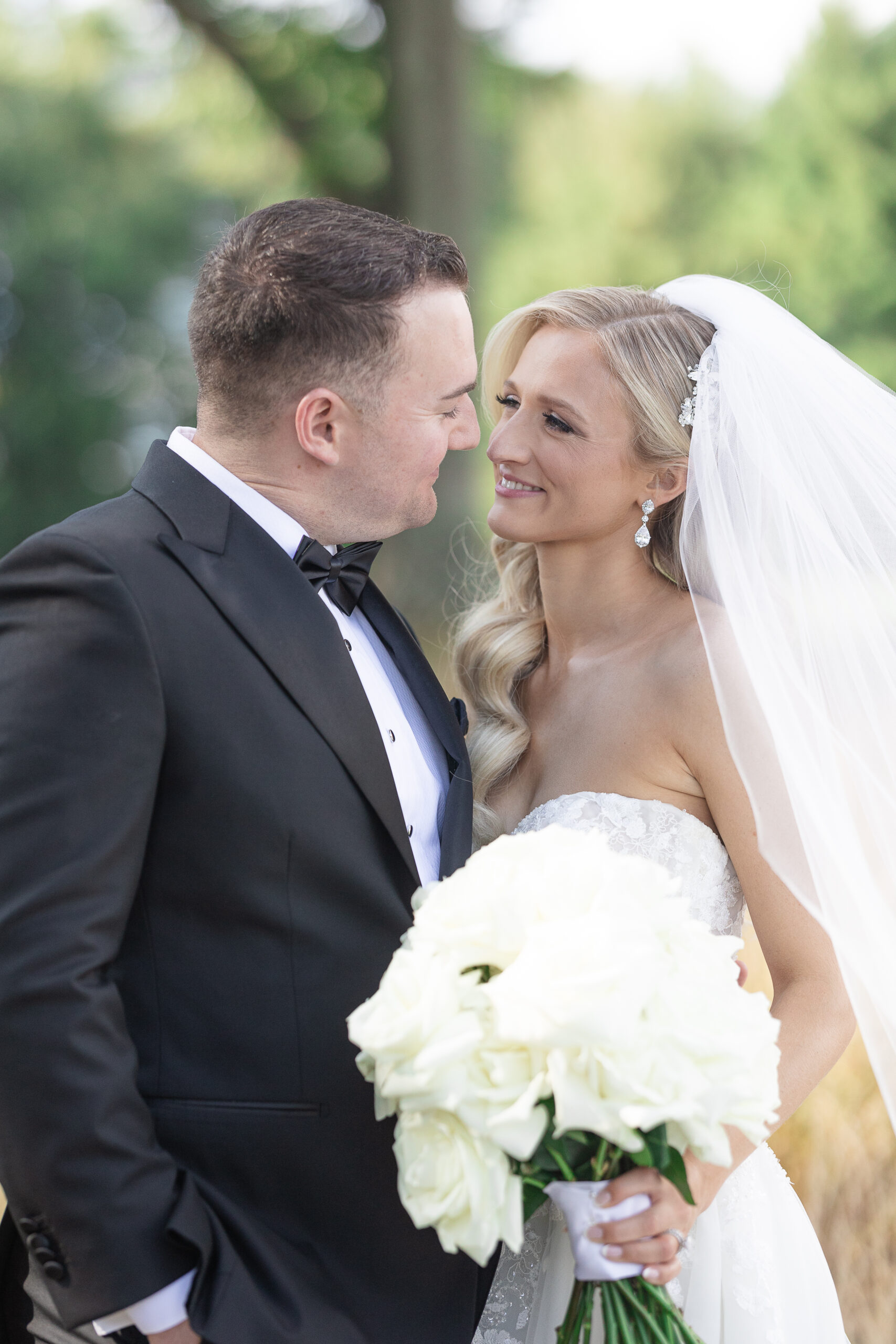 Bride and groom outdoor portraits at Edgewood Country Club