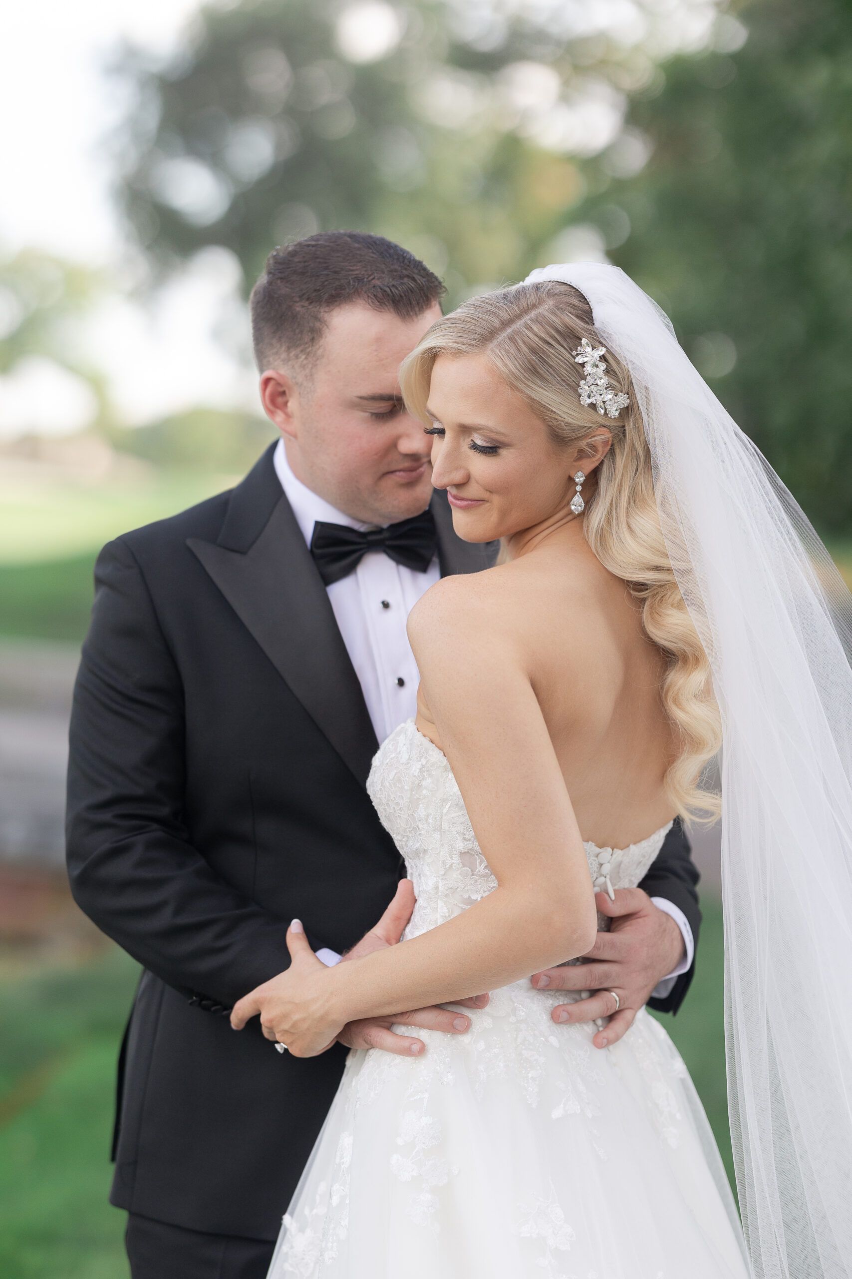 Bride and groom outdoor portraits at Edgewood Country Club