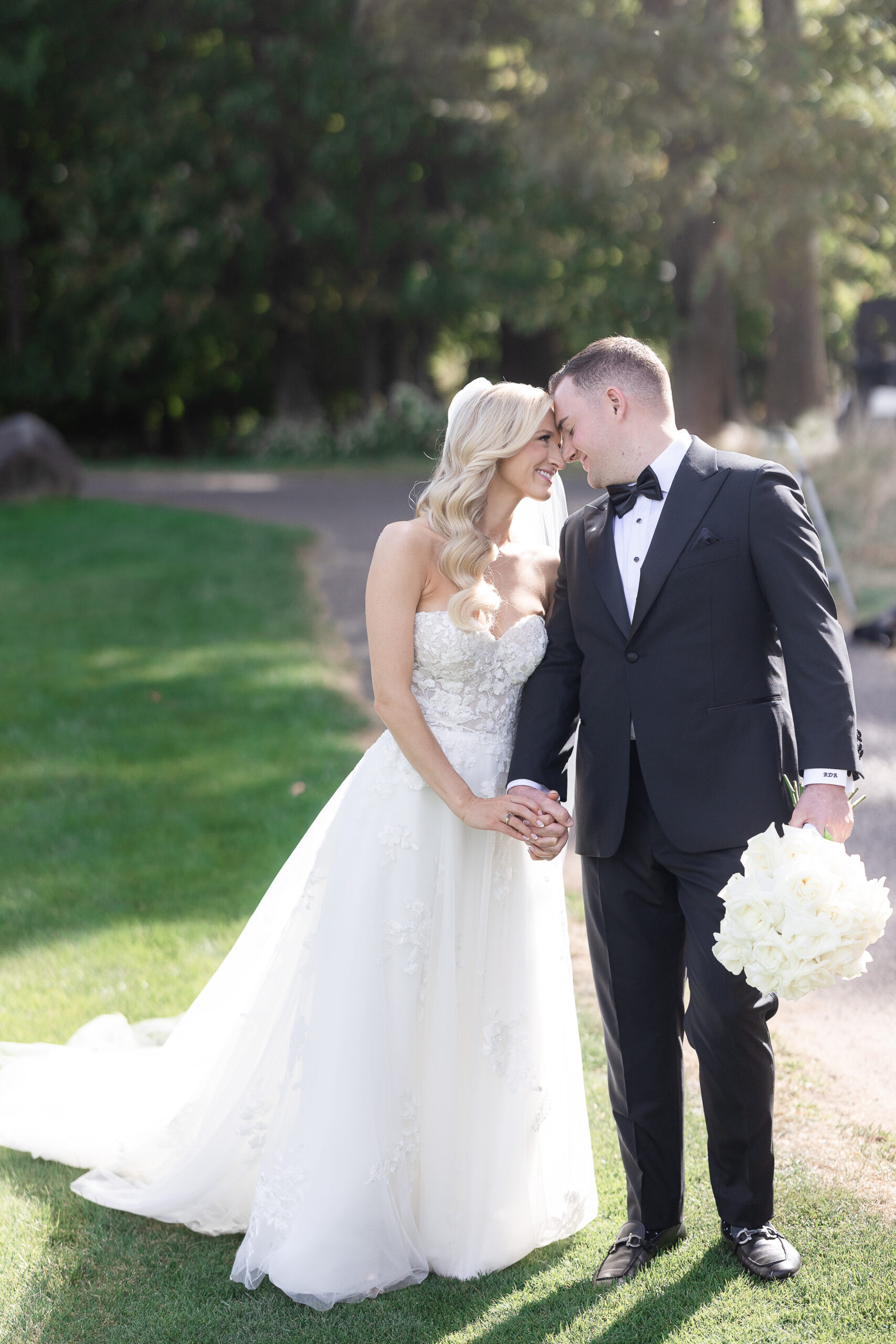 Bride and groom outdoor portraits at Edgewood Country Club