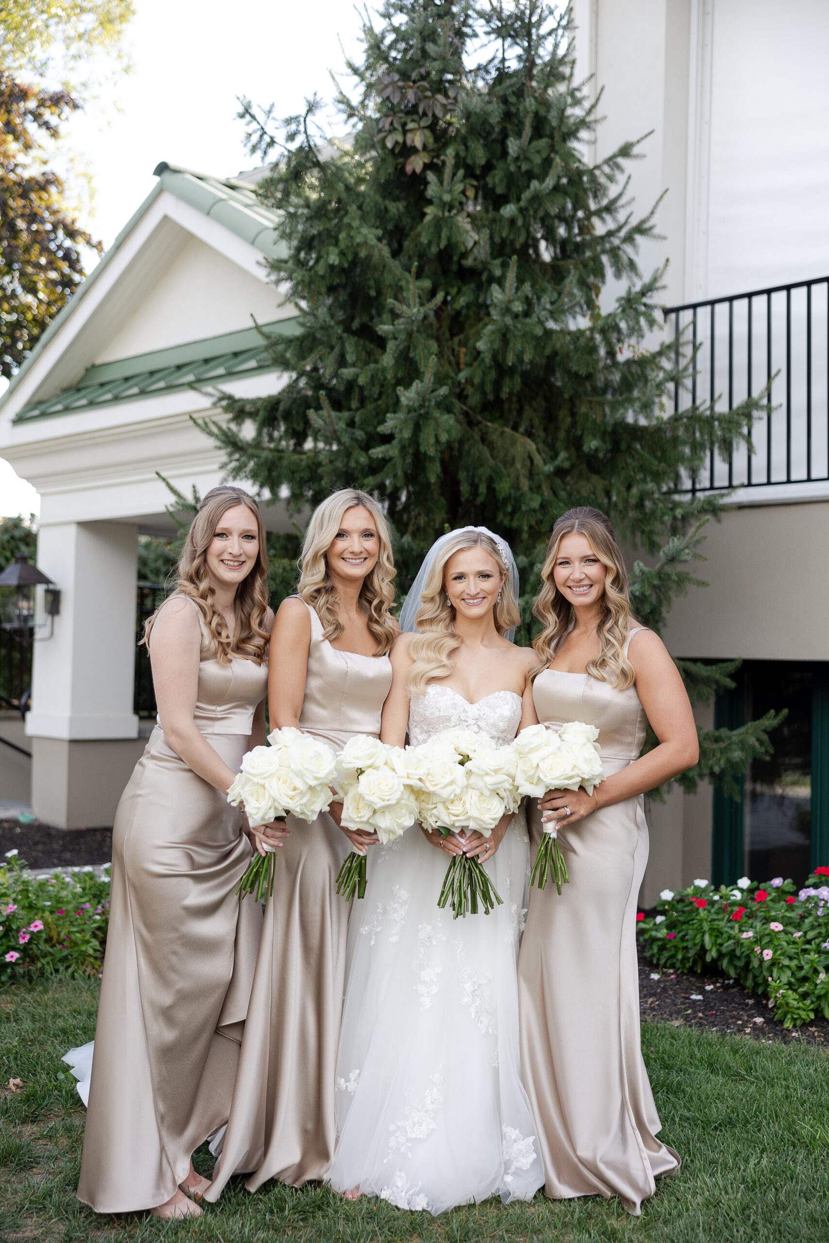 Bridal party at Edgewood Country Club Wedding venue