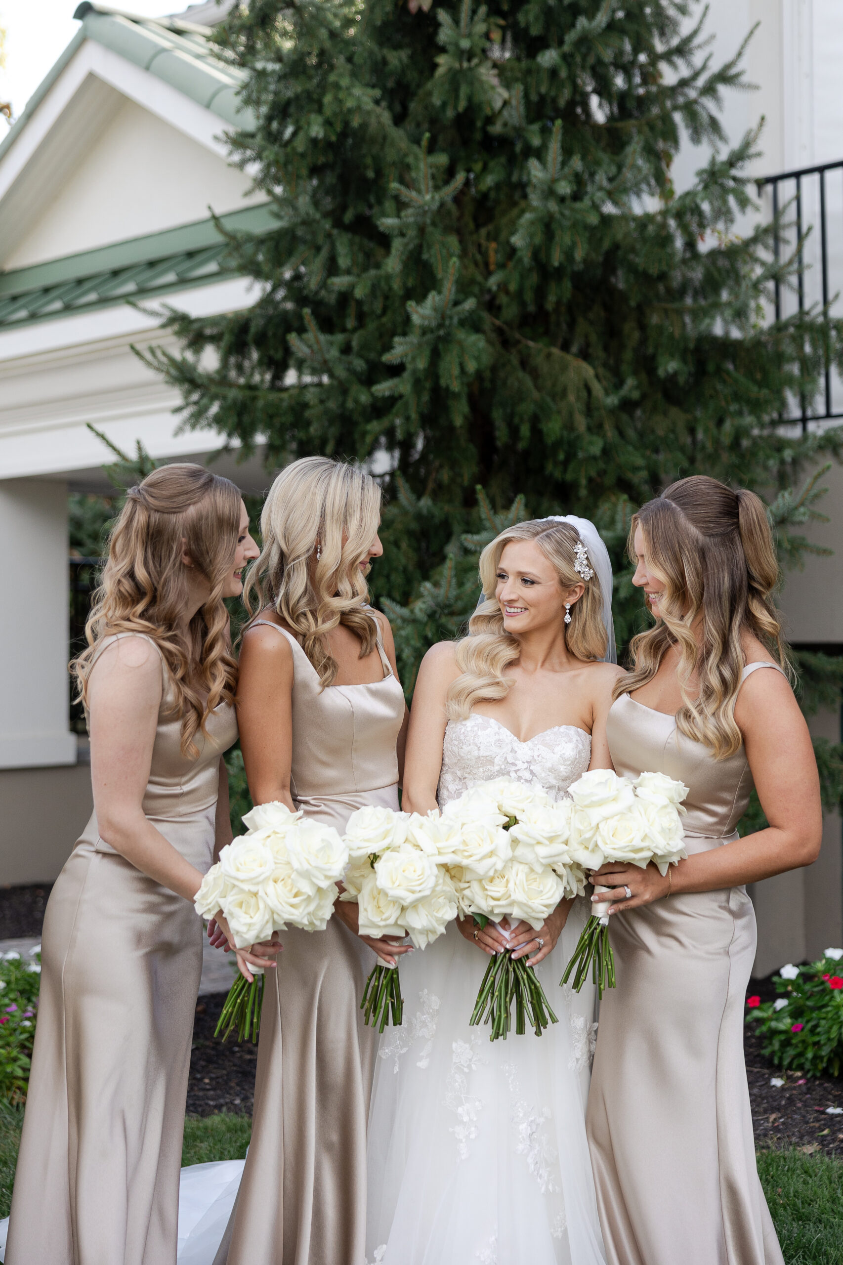 Bridal party at Edgewood Country Club Wedding venue