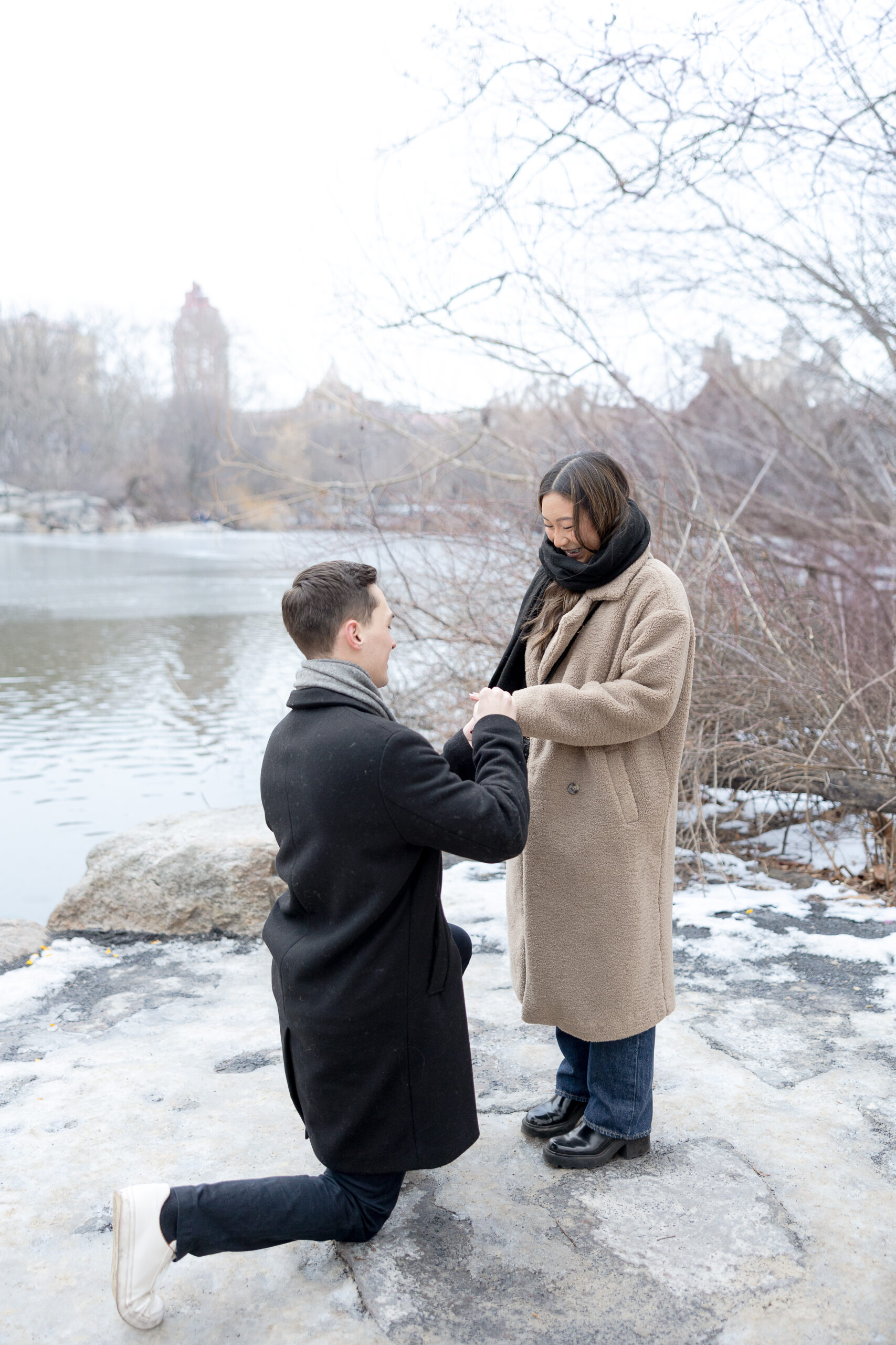 Manhattan proposal with girlfriend engagement reaction