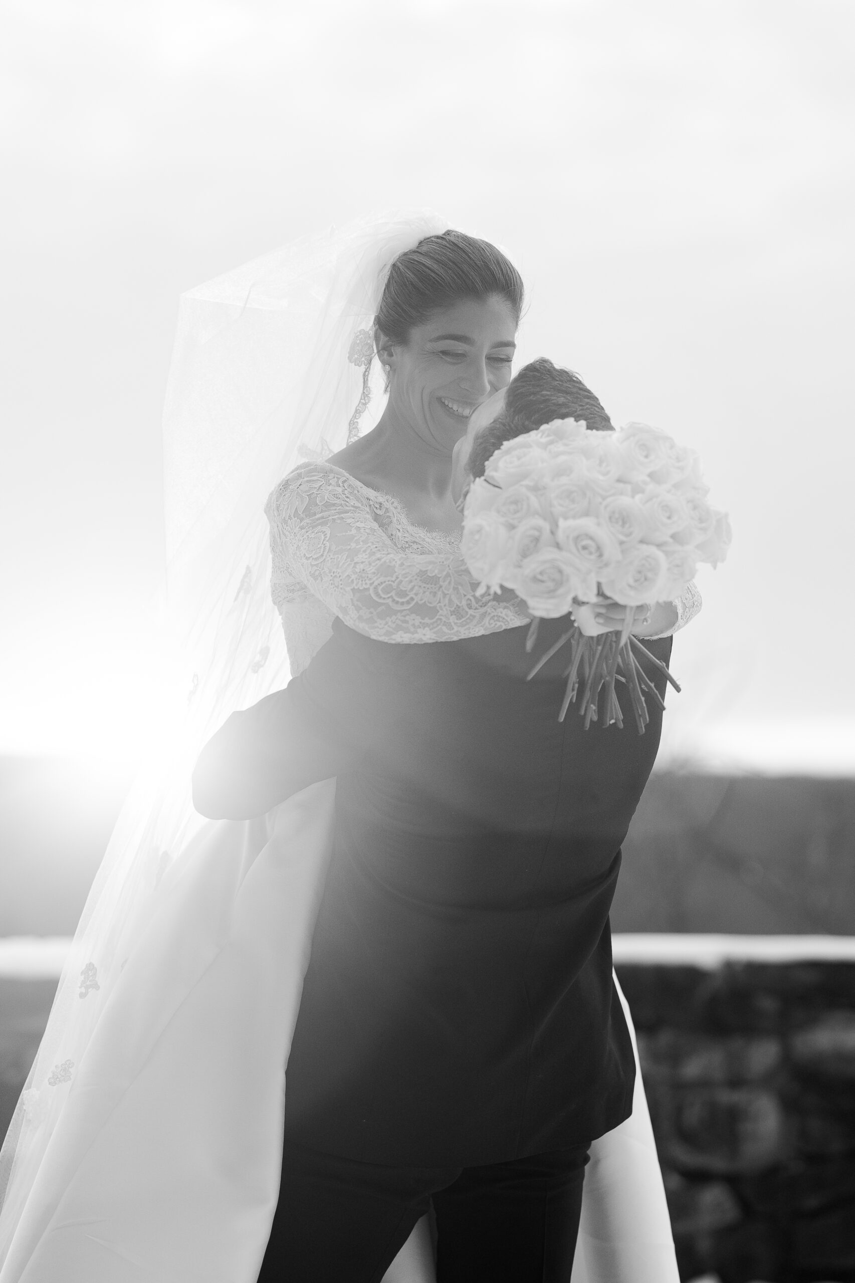 Bride and groom winter portraits with sunset