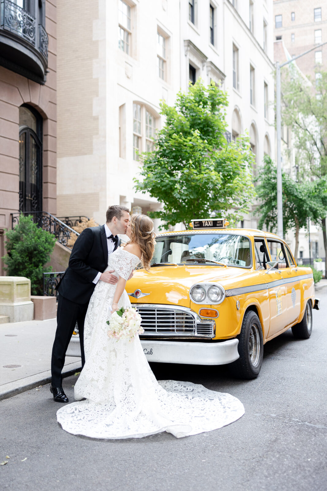 Harold Pratt House wedding portraits with checkered cab