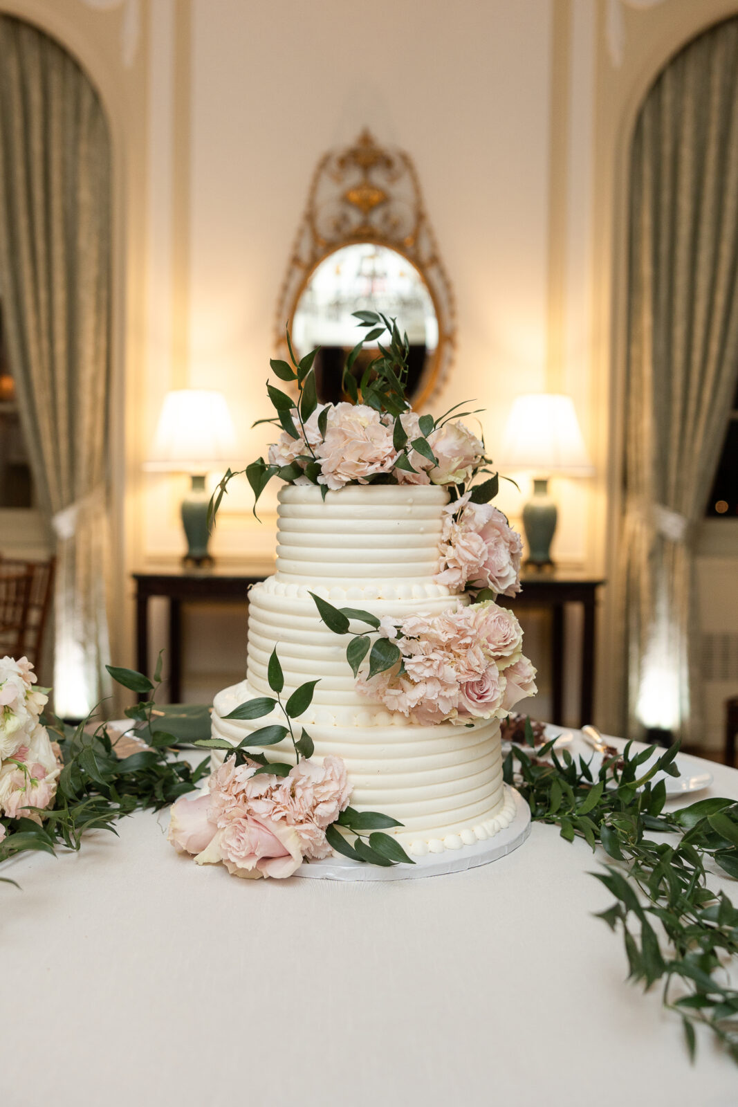 Wedding cake at NYC wedding