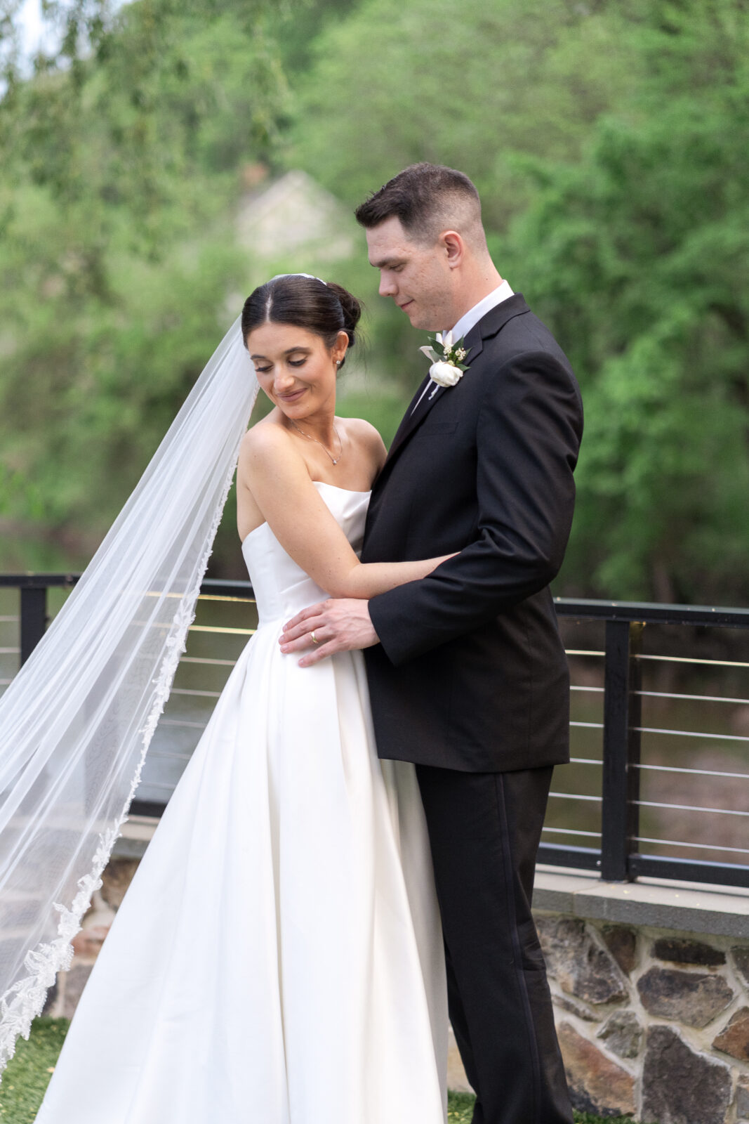Sunset portraits at River House at Odette’s Pennsylvania wedding venue