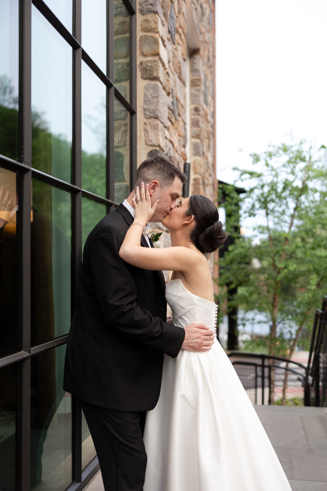 Sunset portraits at River House at Odette’s Pennsylvania wedding venue