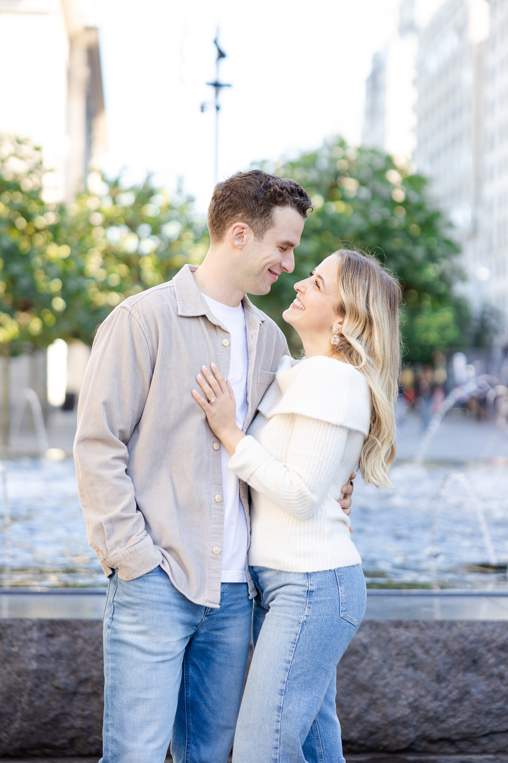 UES engagement couple portraits at the Met Museum Fountain