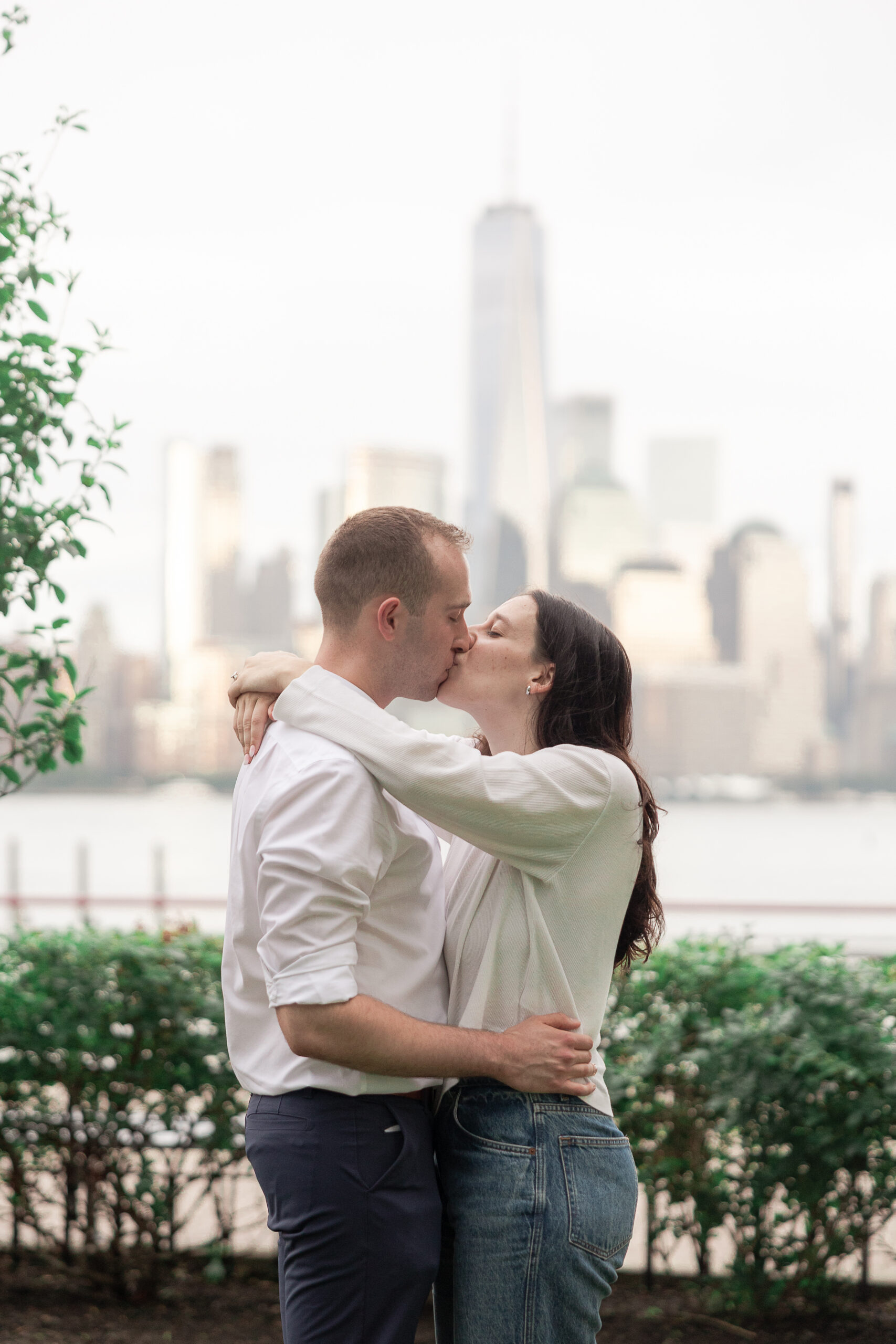 Engagement session with NYC backdrop at Jersey City
