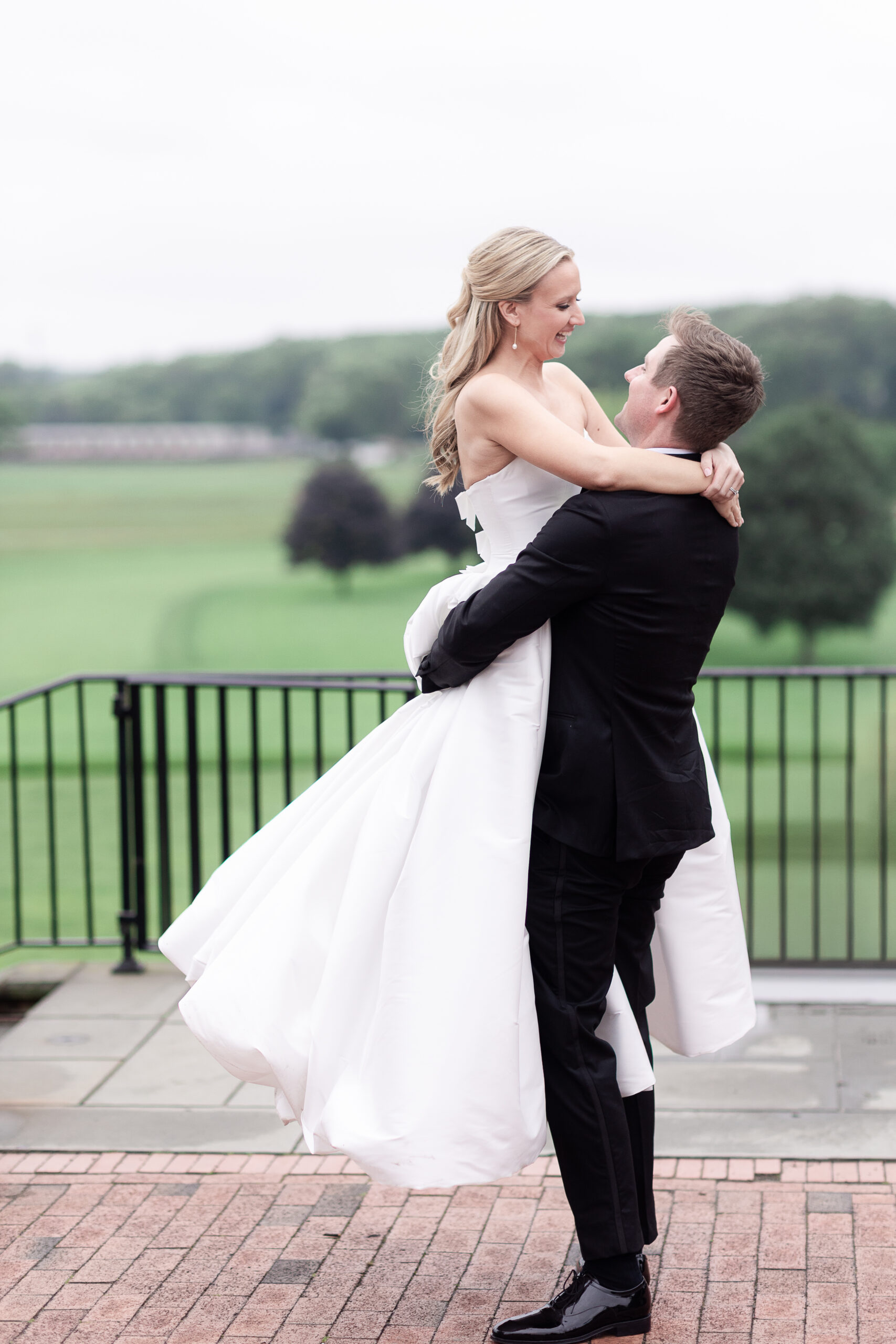 Bride and groom wedding portraits at Heritage Club at Bethpage