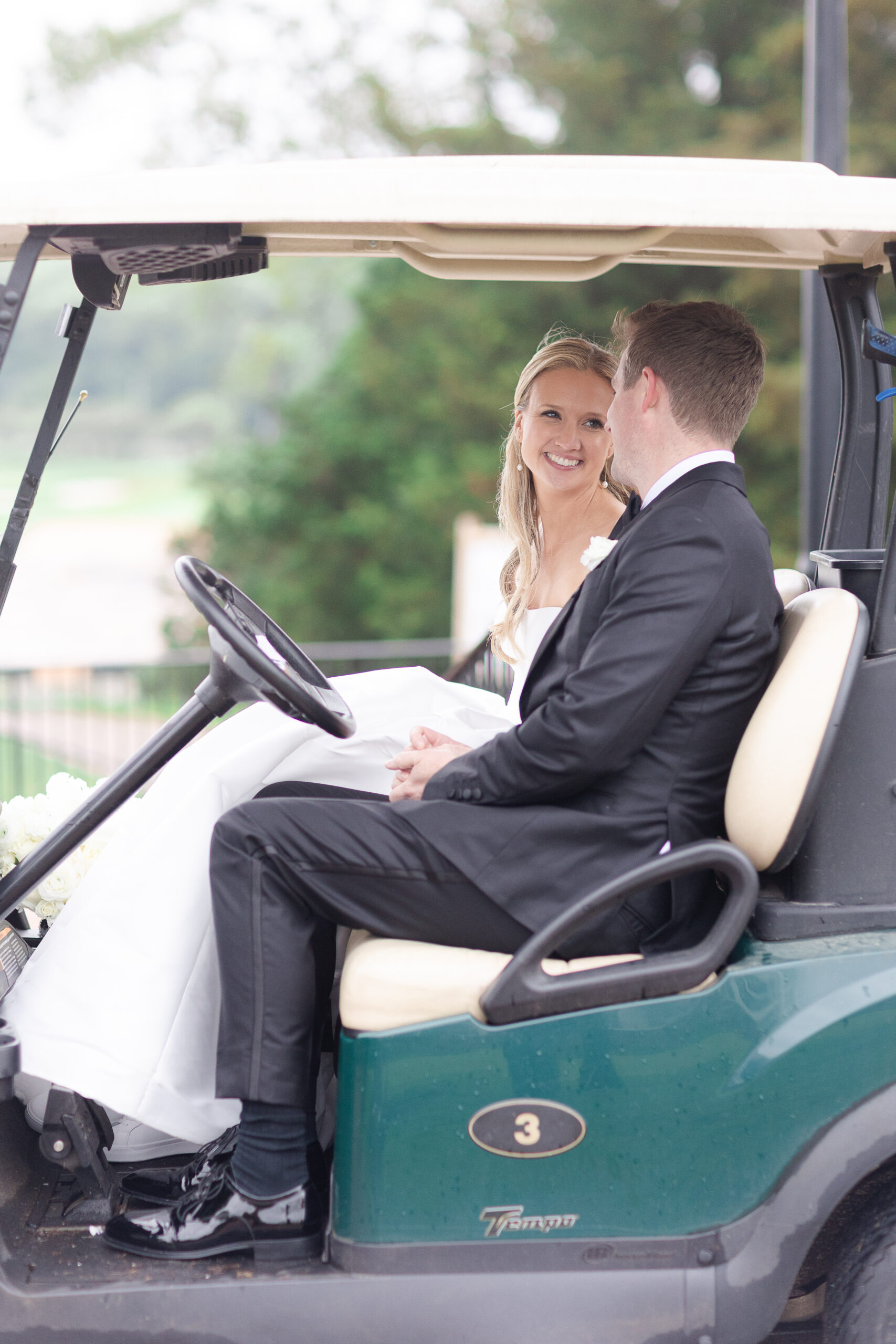 Bride and groom wedding portraits at Heritage Club at Bethpage