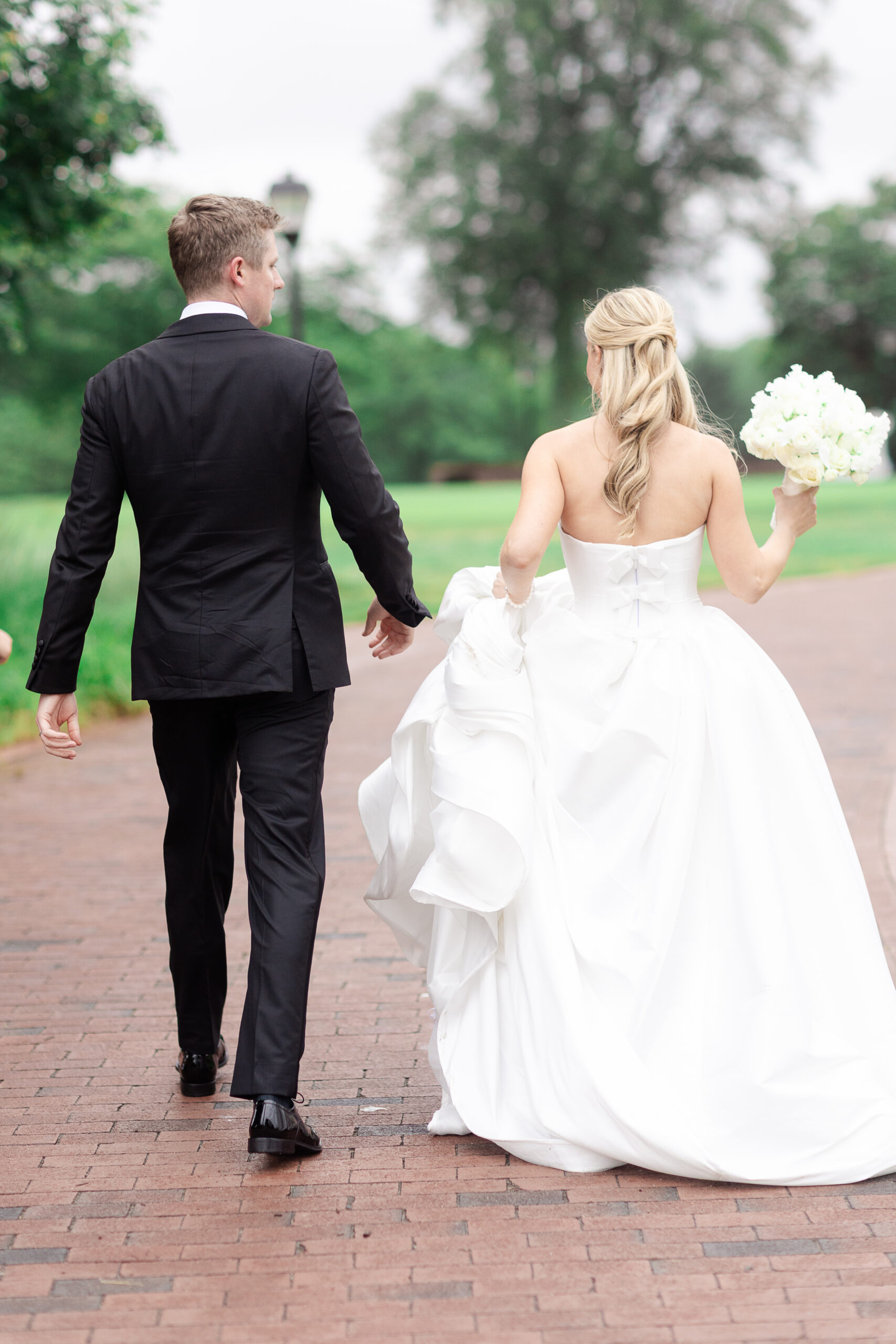 Bride and groom wedding portraits at Heritage Club at Bethpage