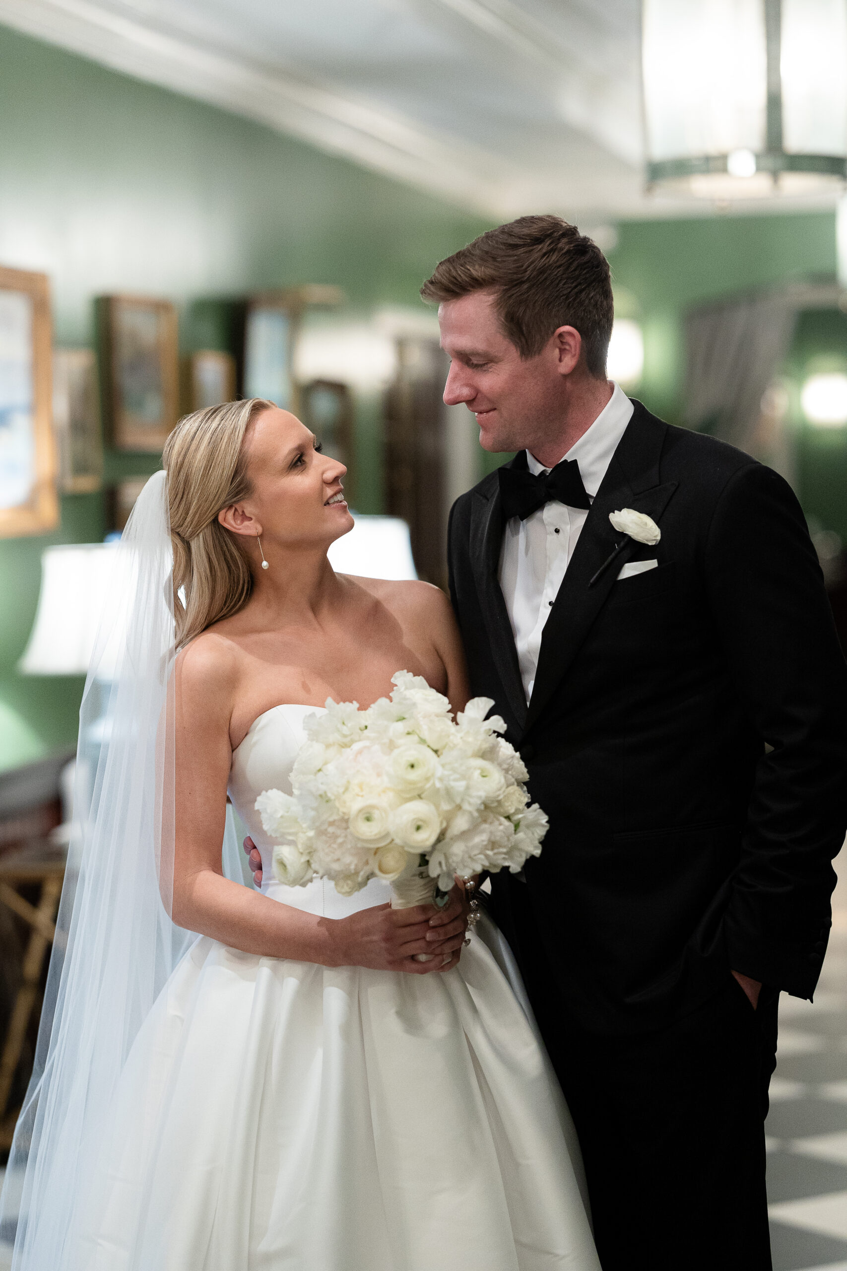 Bride and groom wedding portraits at Heritage Club at Bethpage