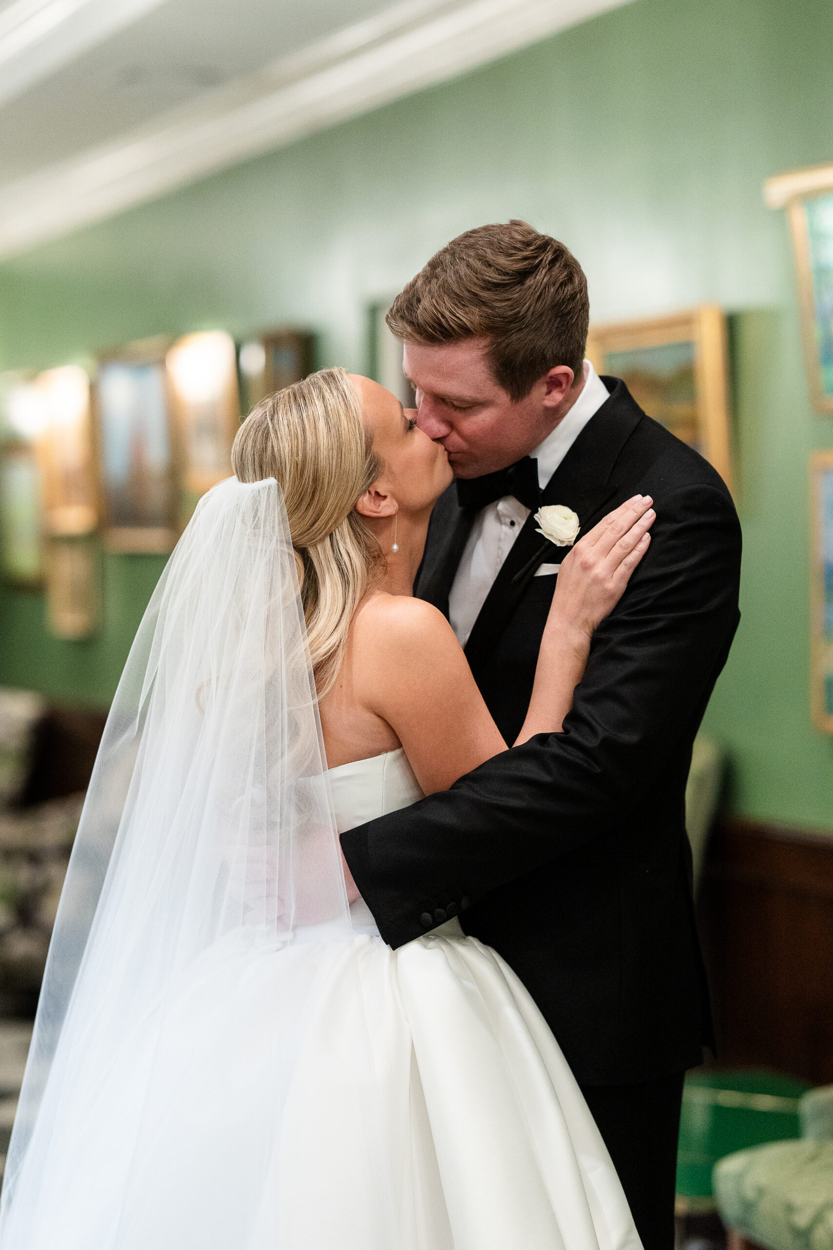 Bride and groom wedding portraits at Heritage Club at Bethpage