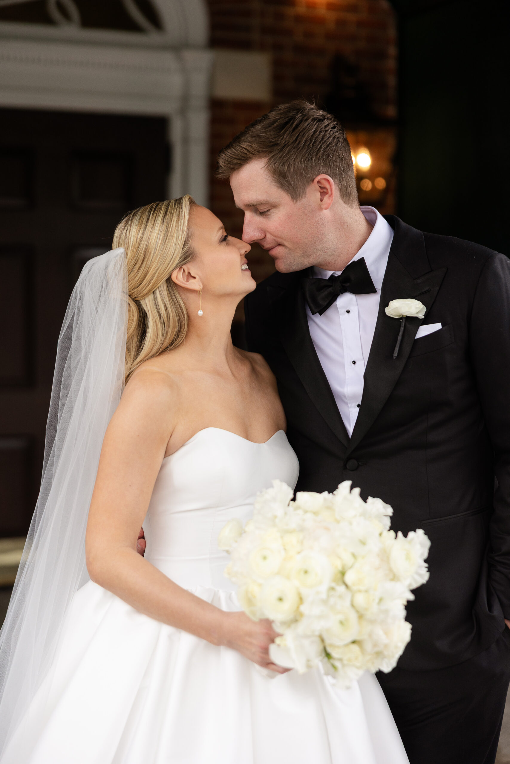 Bride and groom wedding portraits at Heritage Club at Bethpage
