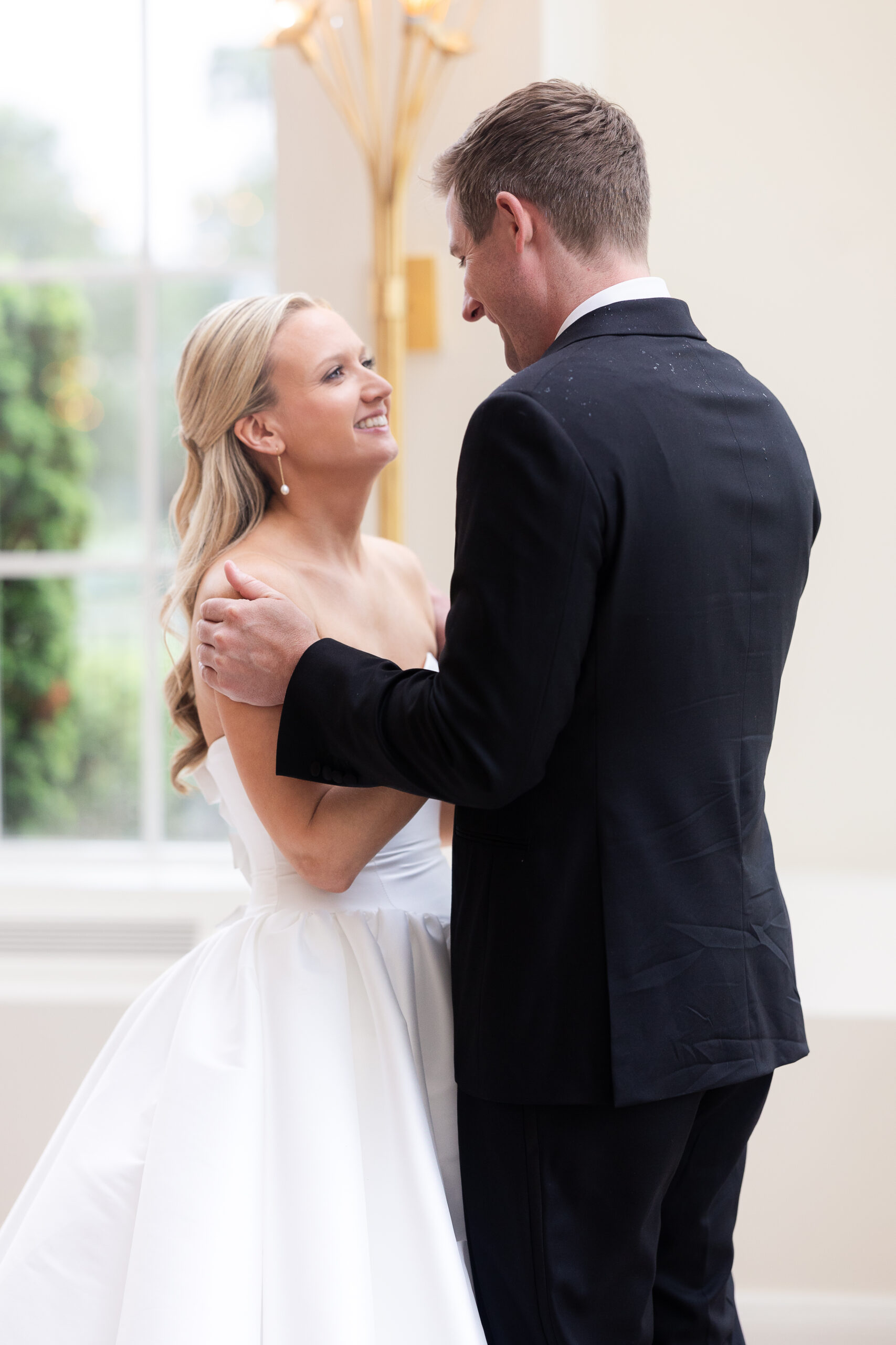 Bride and groom wedding portraits at Heritage Club at Bethpage